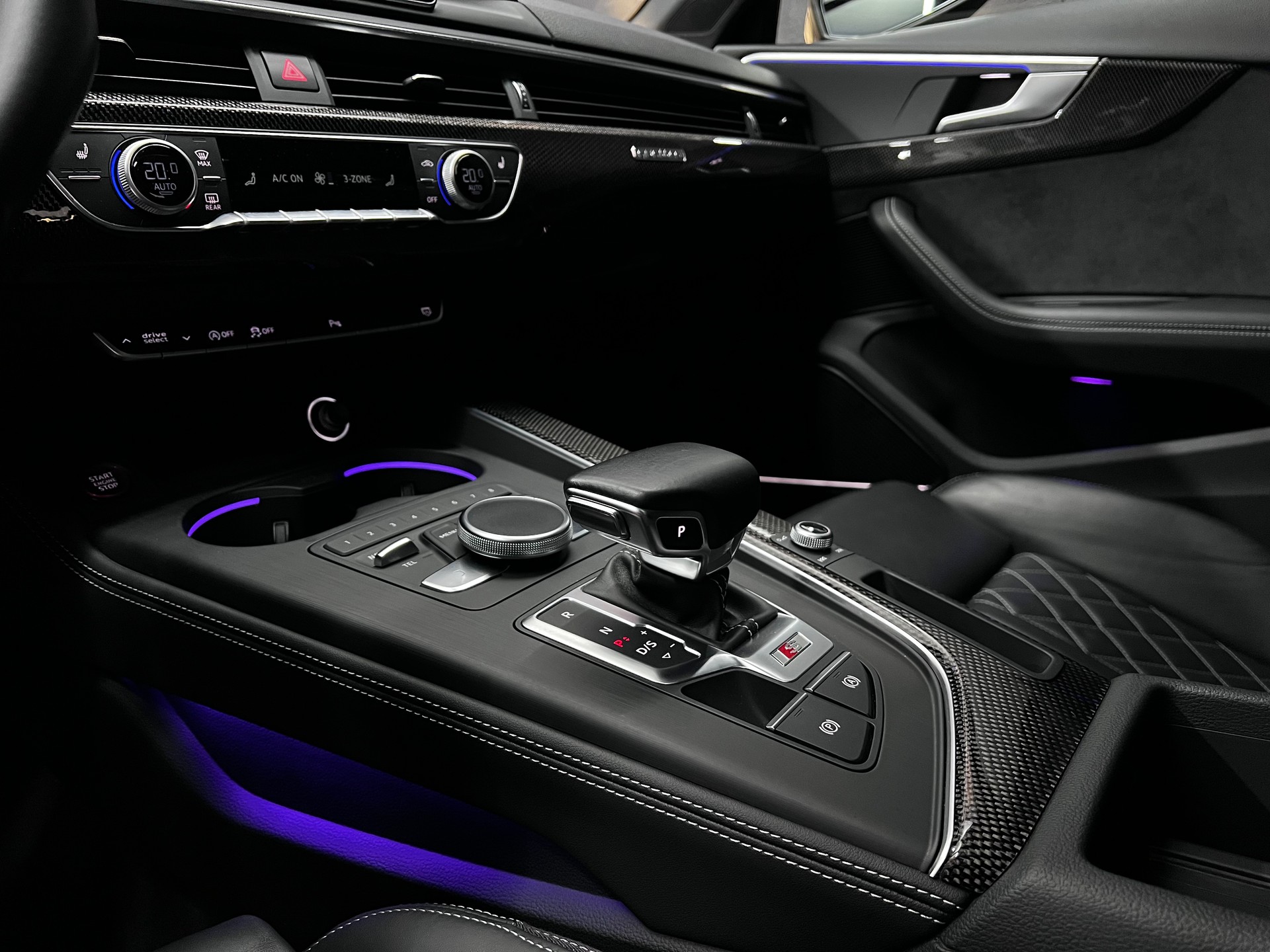AUDI S4 Avant 3.0 TFSI quattro tiptronic-image-11