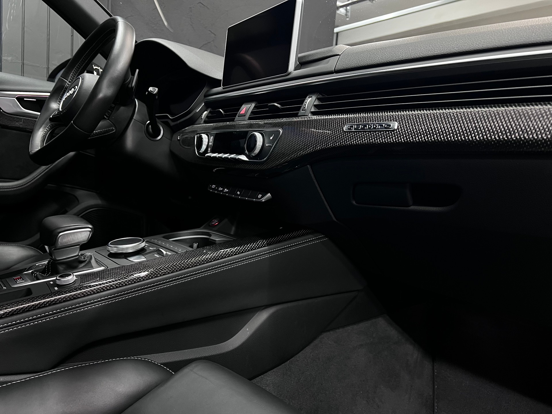 AUDI S4 Avant 3.0 TFSI quattro tiptronic-image-14
