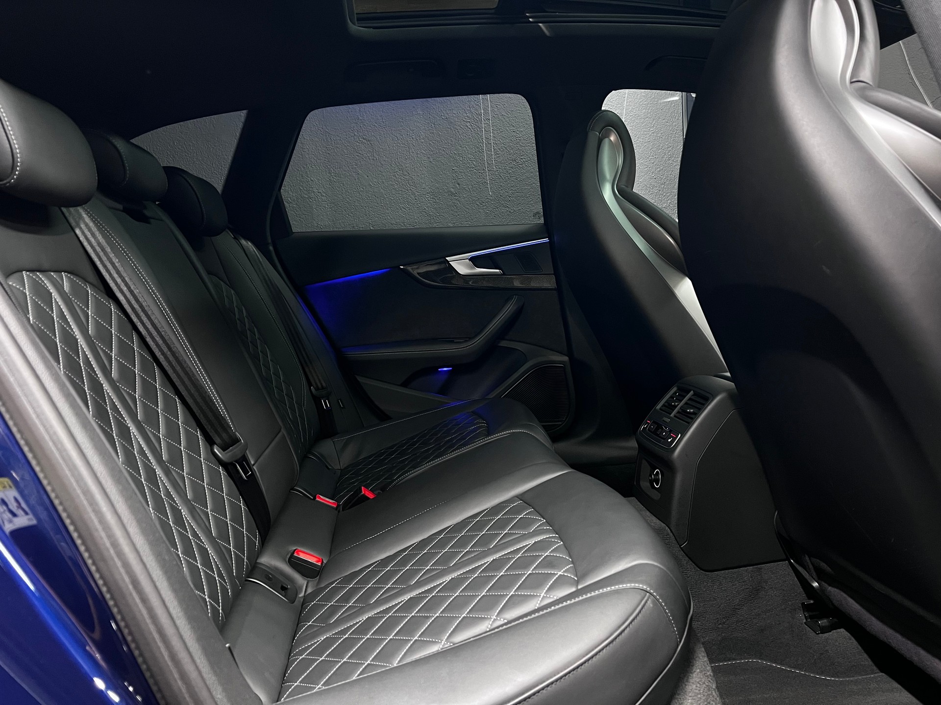 AUDI S4 Avant 3.0 TFSI quattro tiptronic-image-15