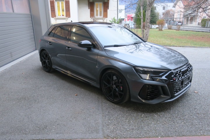 AUDI RS3 Sportback 2.5 TSI quattro S-tronic-image-2
