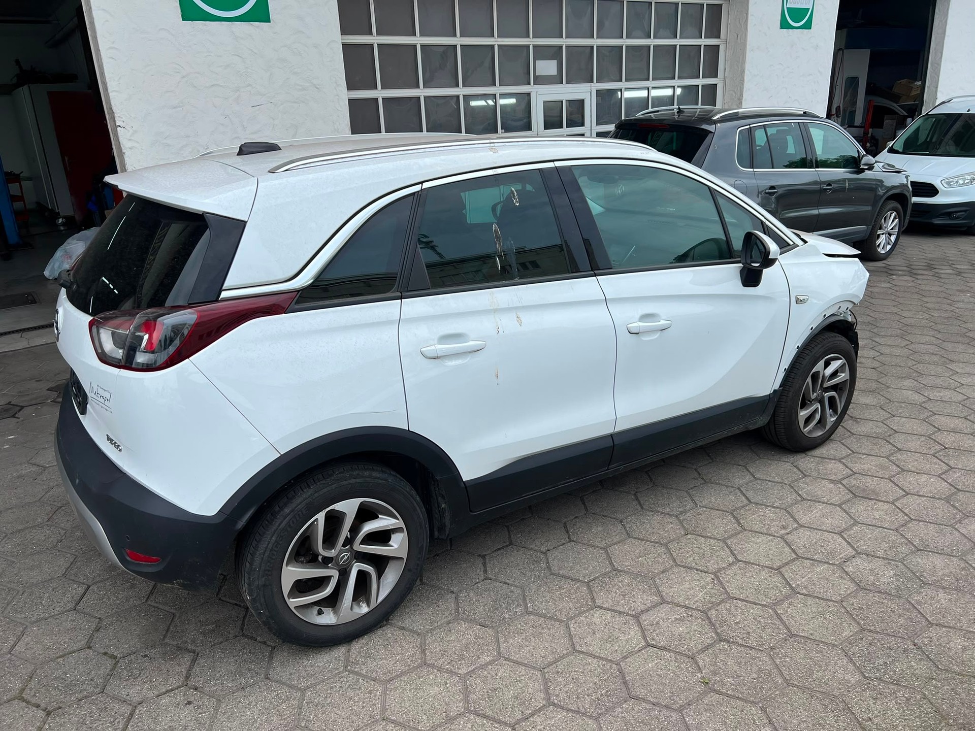 OPEL Crossland X 1.2i TP Enjoy Automatik-showroom-element-1