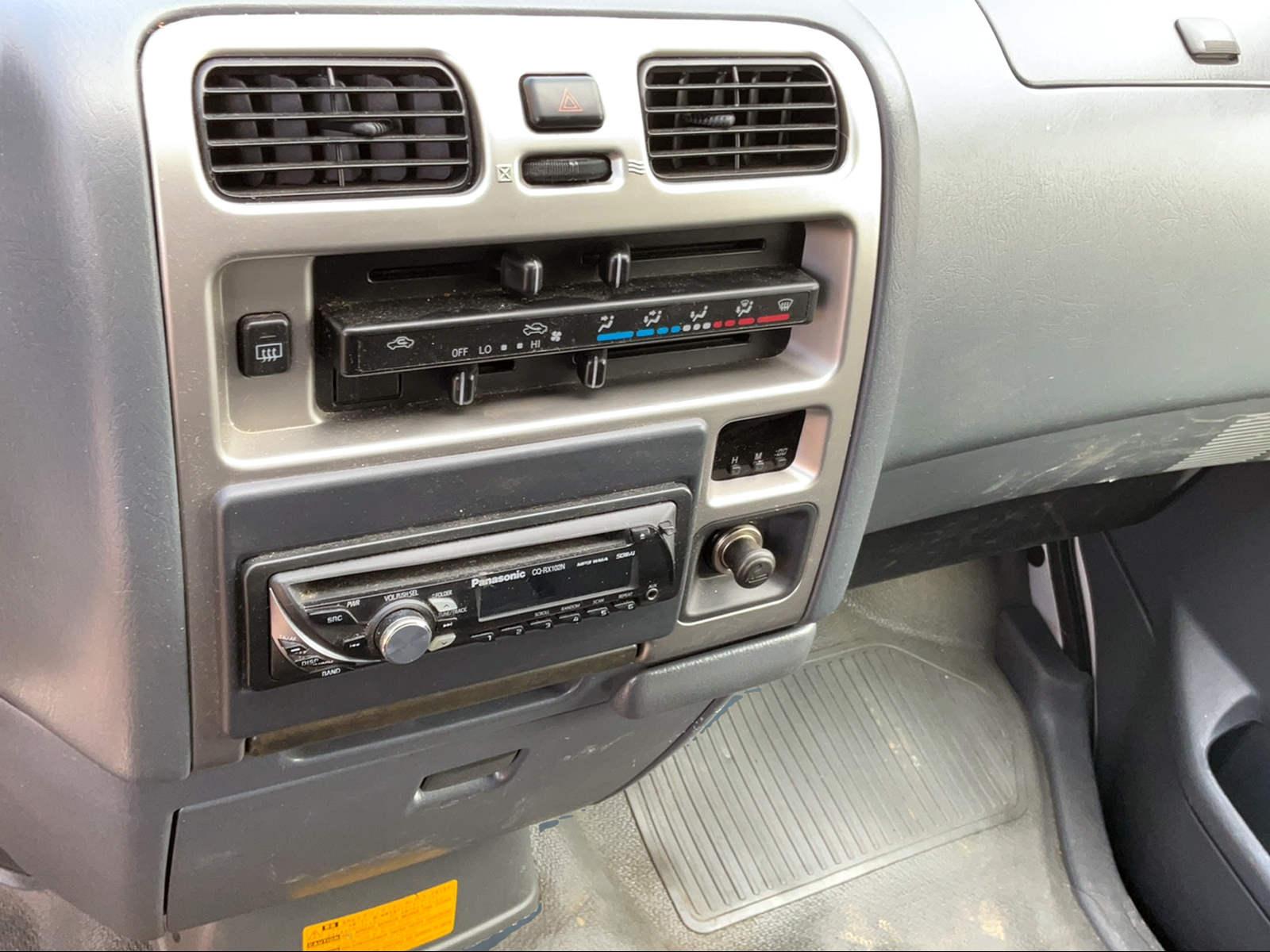 TOYOTA HIACE Kombi LWB 2.5 D-4D 3 P. CS-image-6