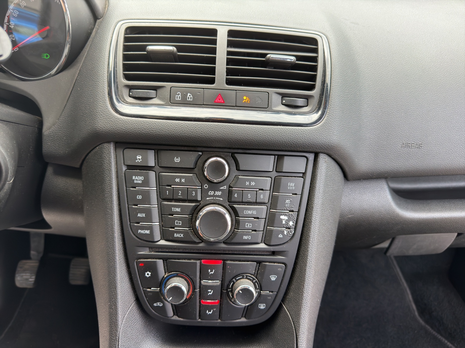 OPEL Meriva 1.4 Turbo Enjoy-image-15