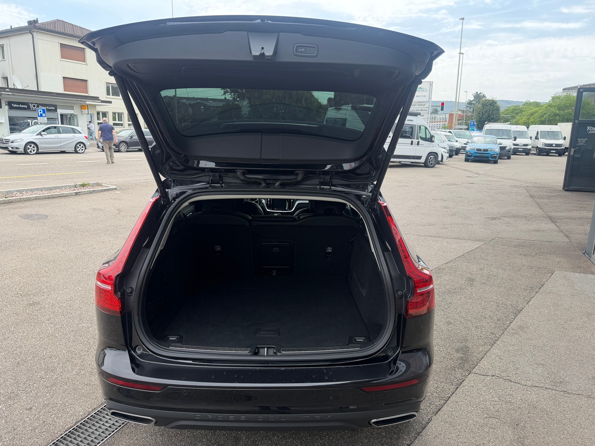 VOLVO V60 Cross Country D4 AWD Geartronic-image-9