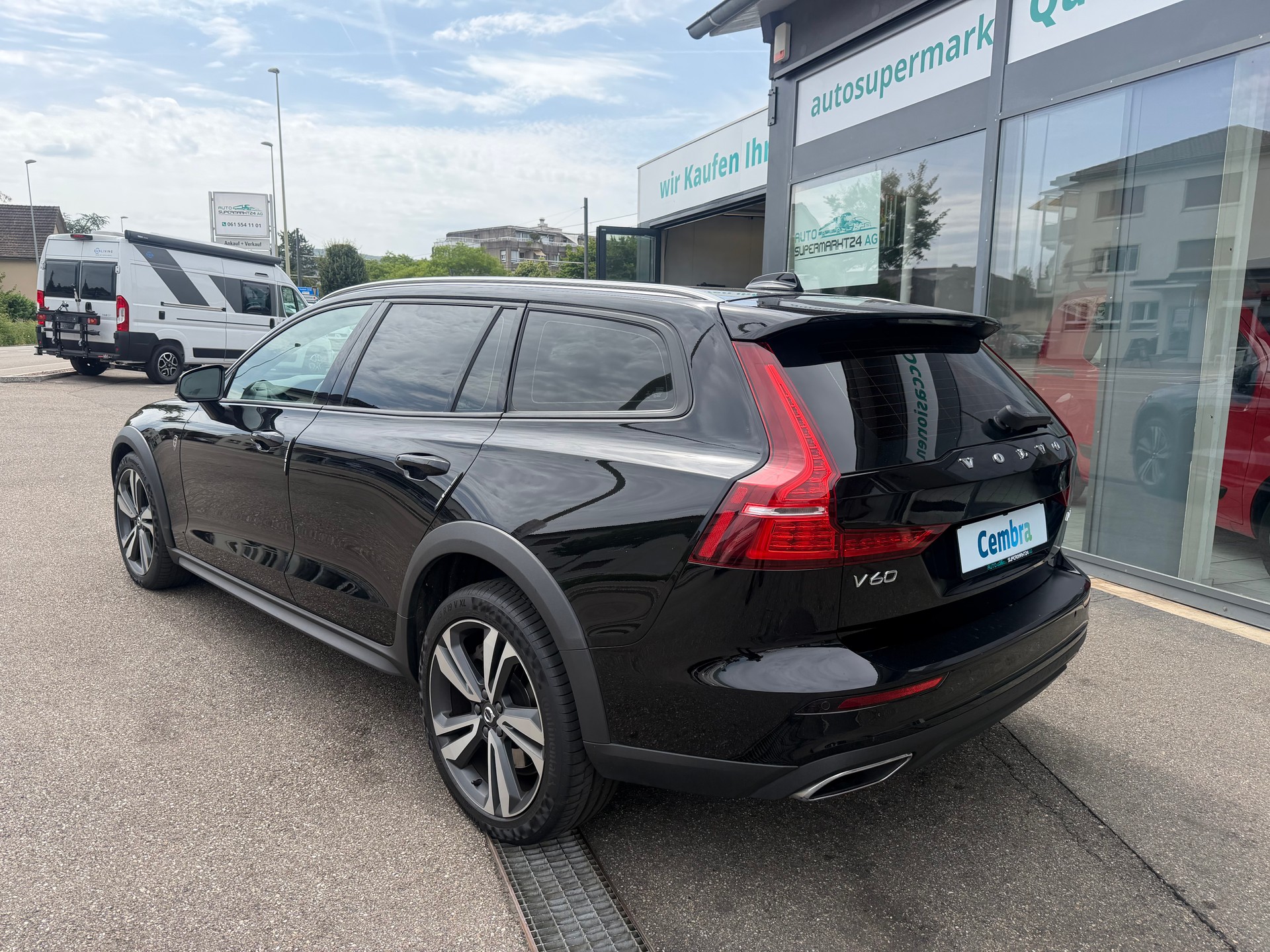 VOLVO V60 Cross Country D4 AWD Geartronic-image-3