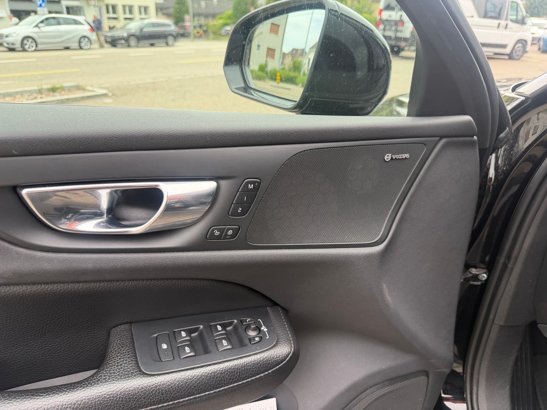 VOLVO V60 Cross Country D4 AWD Geartronic-image-13