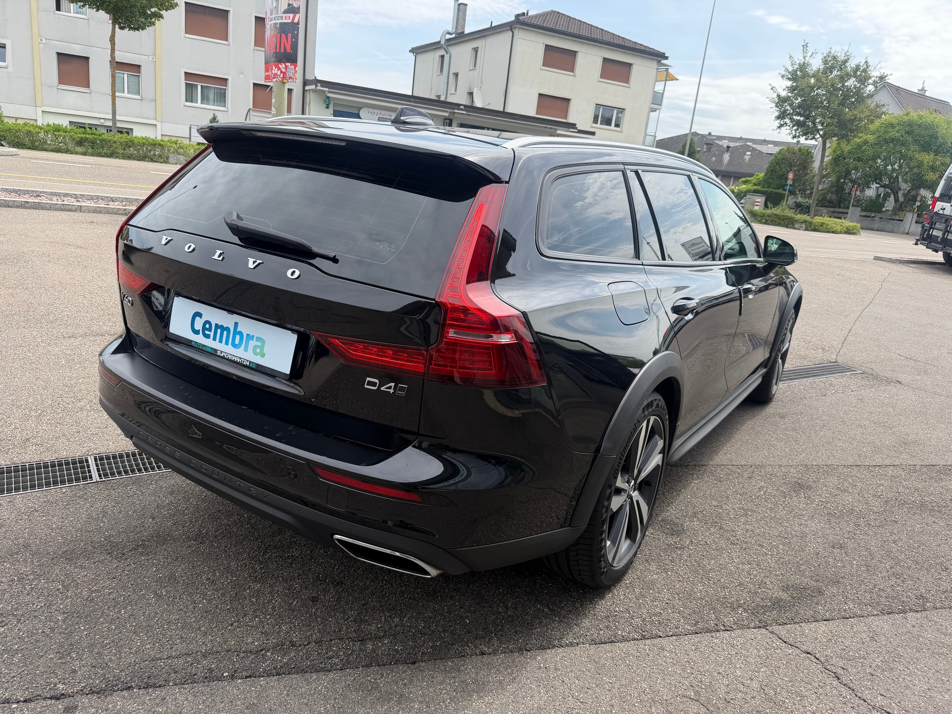 VOLVO V60 Cross Country D4 AWD Geartronic-image-5