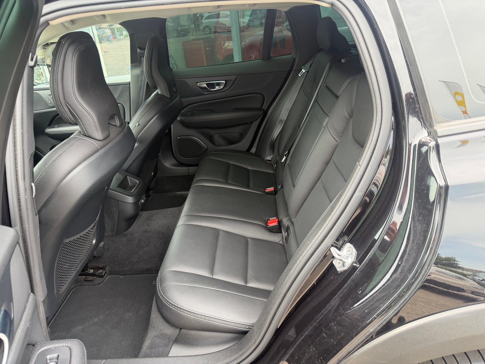 VOLVO V60 Cross Country D4 AWD Geartronic-image-10
