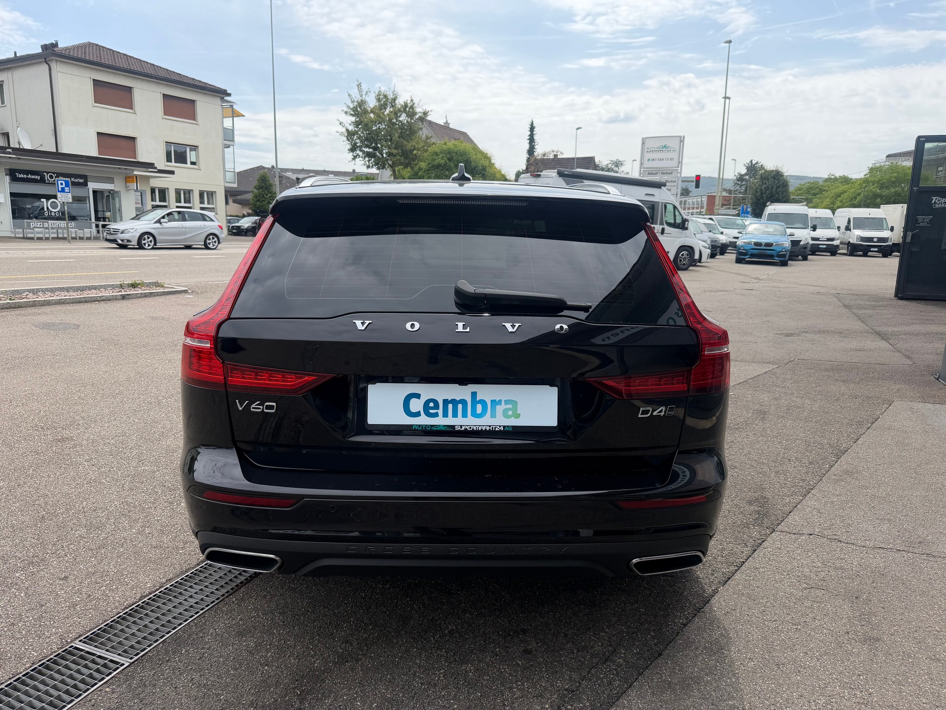 VOLVO V60 Cross Country D4 AWD Geartronic-image-4