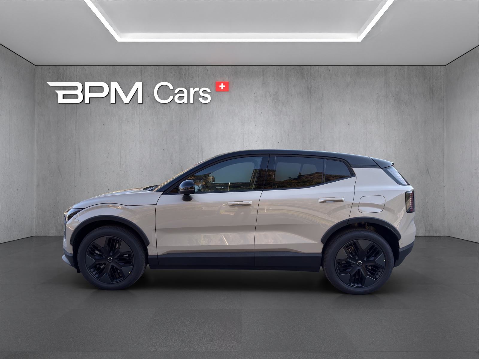 VOLVO EX30 Cross Country P8 69 kWh AWD Ultra-image-1