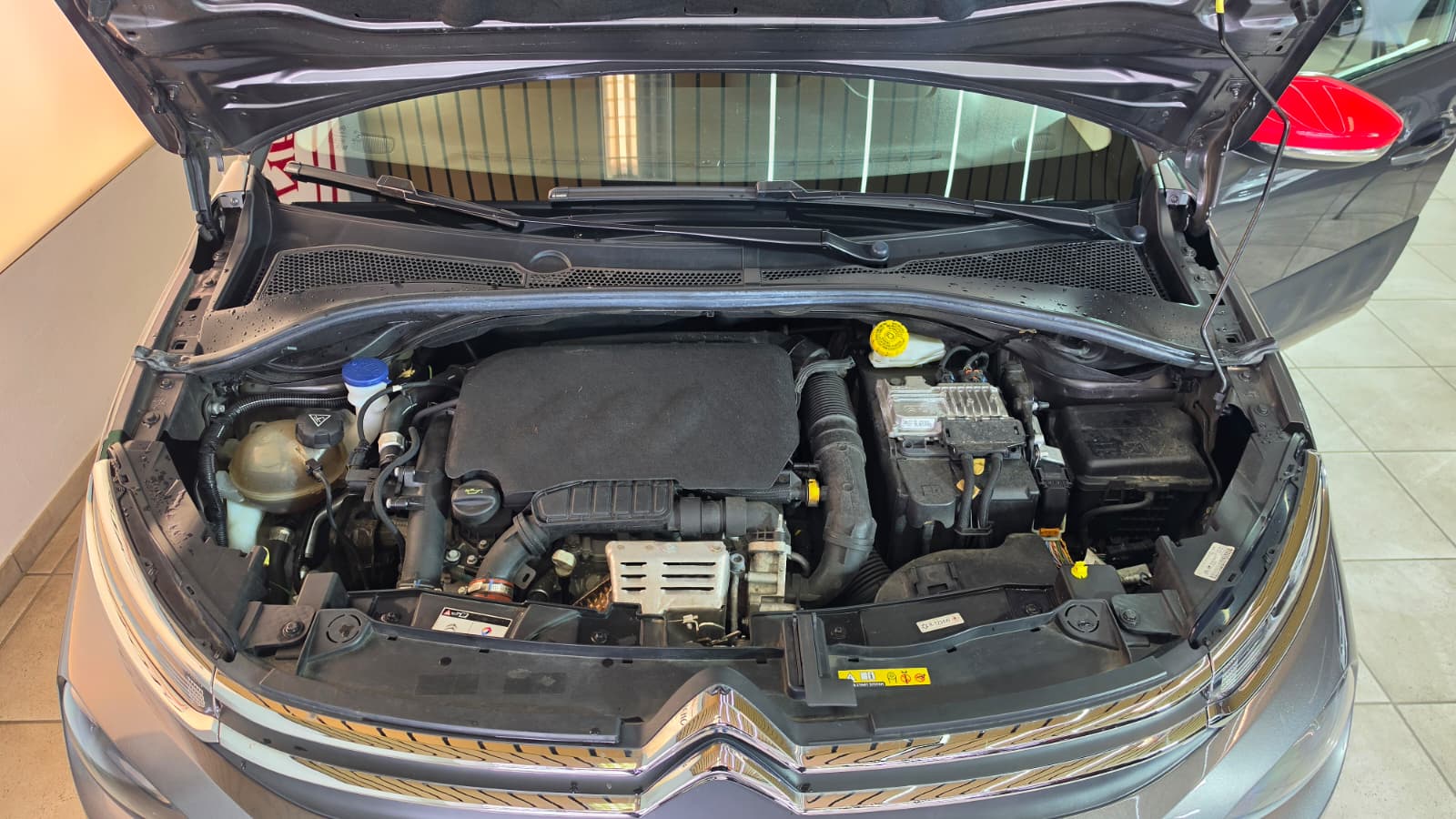 CITROEN C3 1.2i PureTech Shine EAT, Schweizer Fahrzeug, Frisch ab MFK und Frisch ab Service-image-14