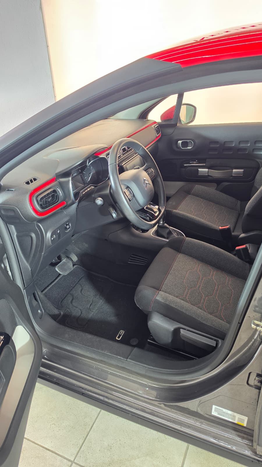 CITROEN C3 1.2i PureTech Shine EAT, Schweizer Fahrzeug, Frisch ab MFK und Frisch ab Service-image-9