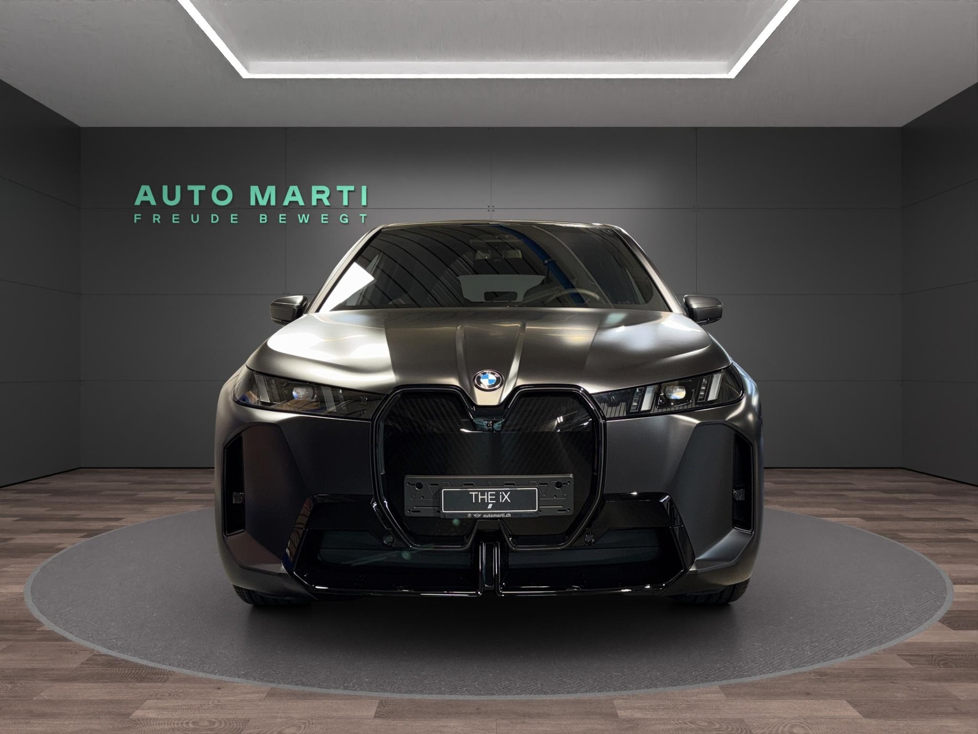 BMW iX xDrive60-image-4