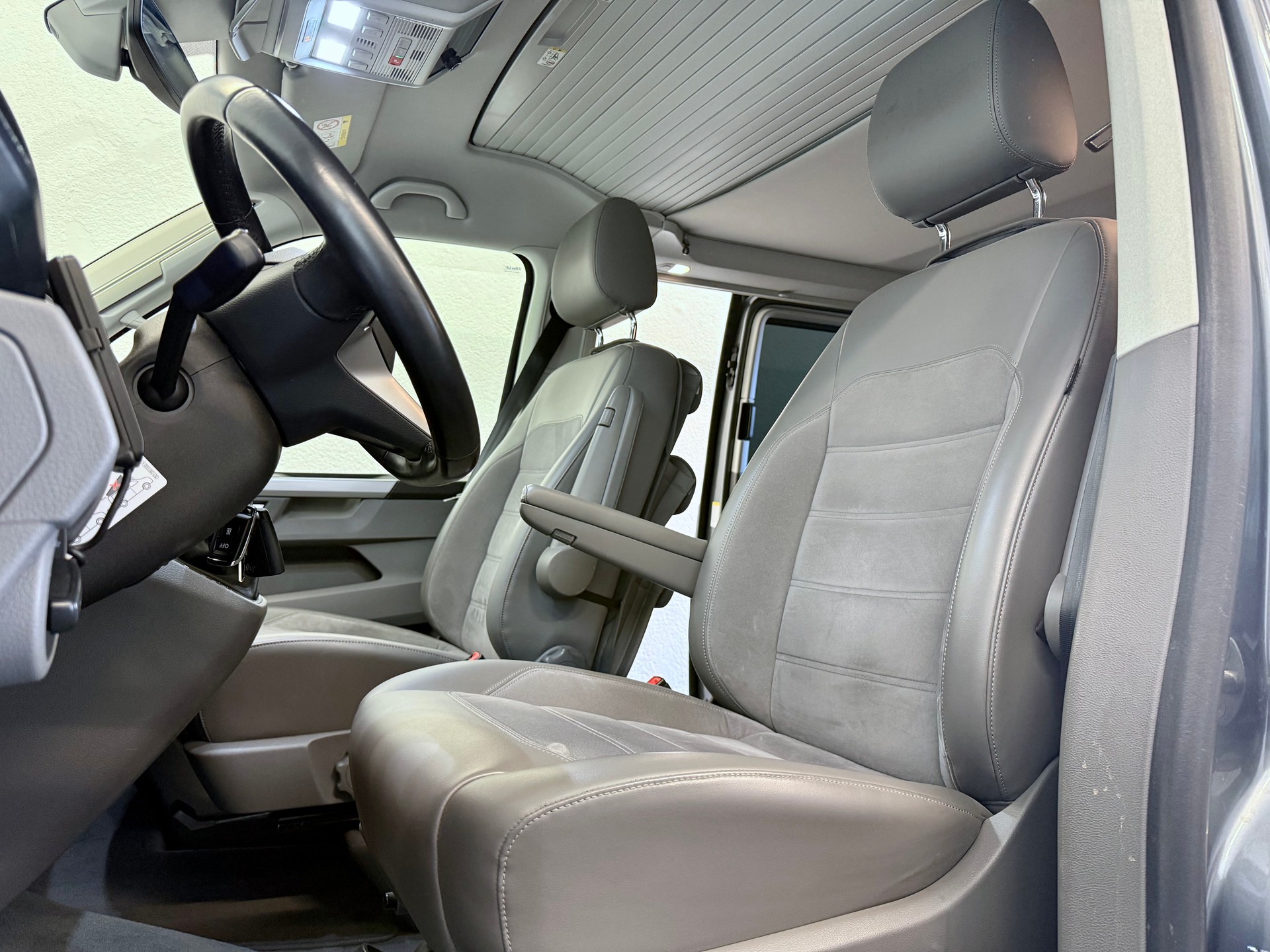 VW T6.1 California 2.0 Bi-TDI Ocean Liberty 4Motion DSG-image-15