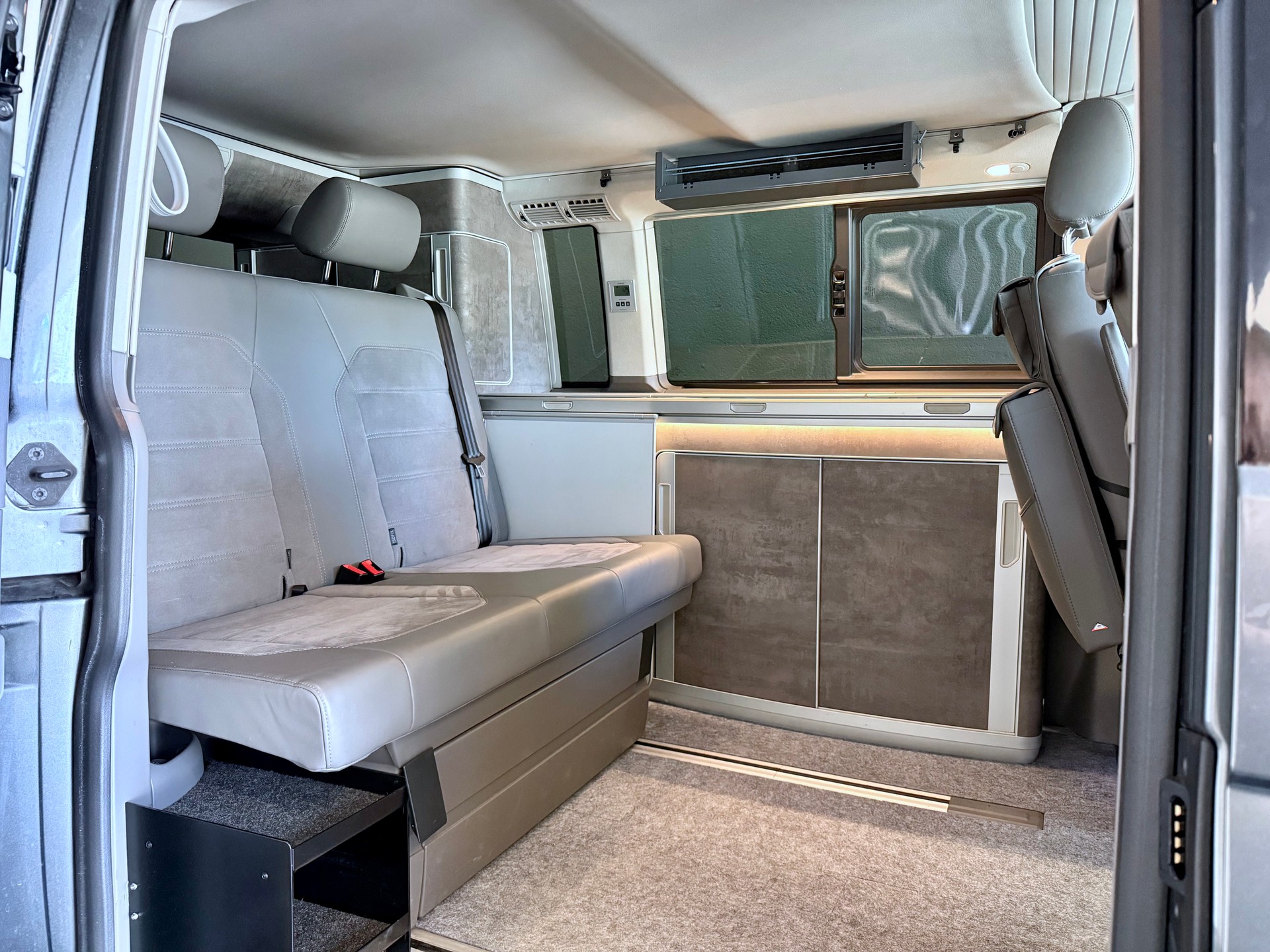 VW T6.1 California 2.0 Bi-TDI Ocean Liberty 4Motion DSG-image-7