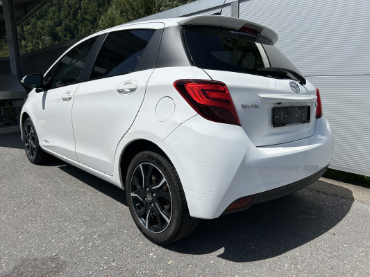 TOYOTA Yaris 1.33 Style-image-3