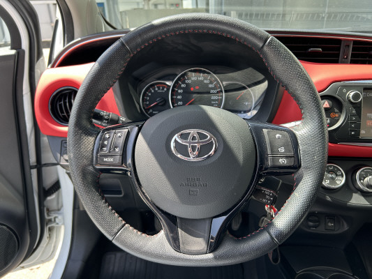 TOYOTA Yaris 1.33 Style-image-8