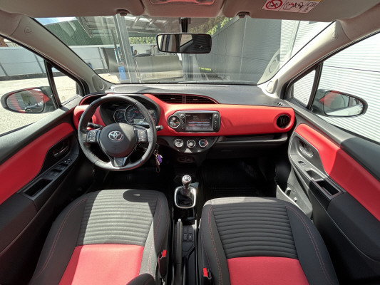 TOYOTA Yaris 1.33 Style-image-5