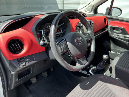 TOYOTA Yaris 1.33 Style-image-7