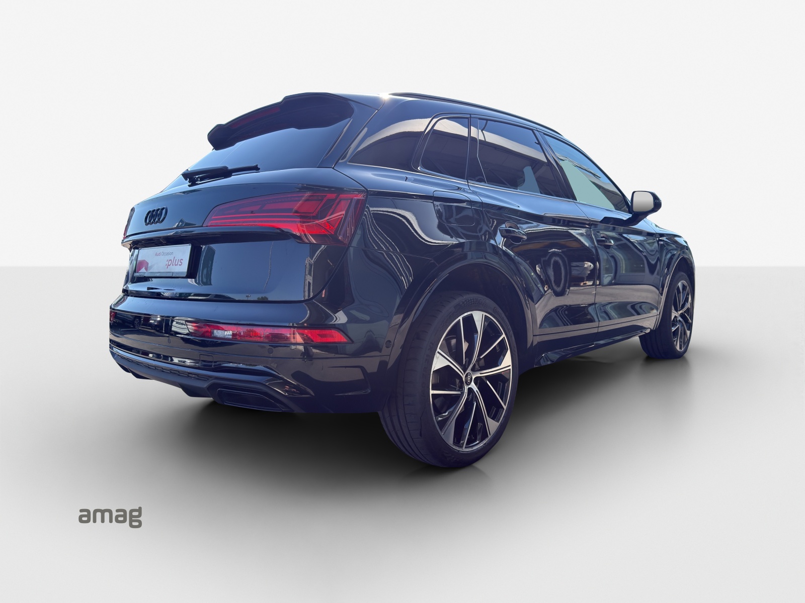 AUDI Q5 50 TFSI e PHEV S line quattro S-tronic-image-5
