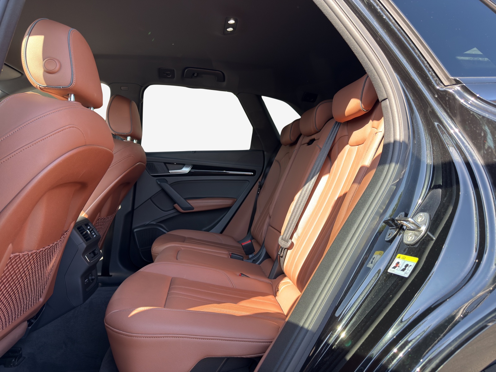 AUDI Q5 50 TFSI e PHEV S line quattro S-tronic-image-12