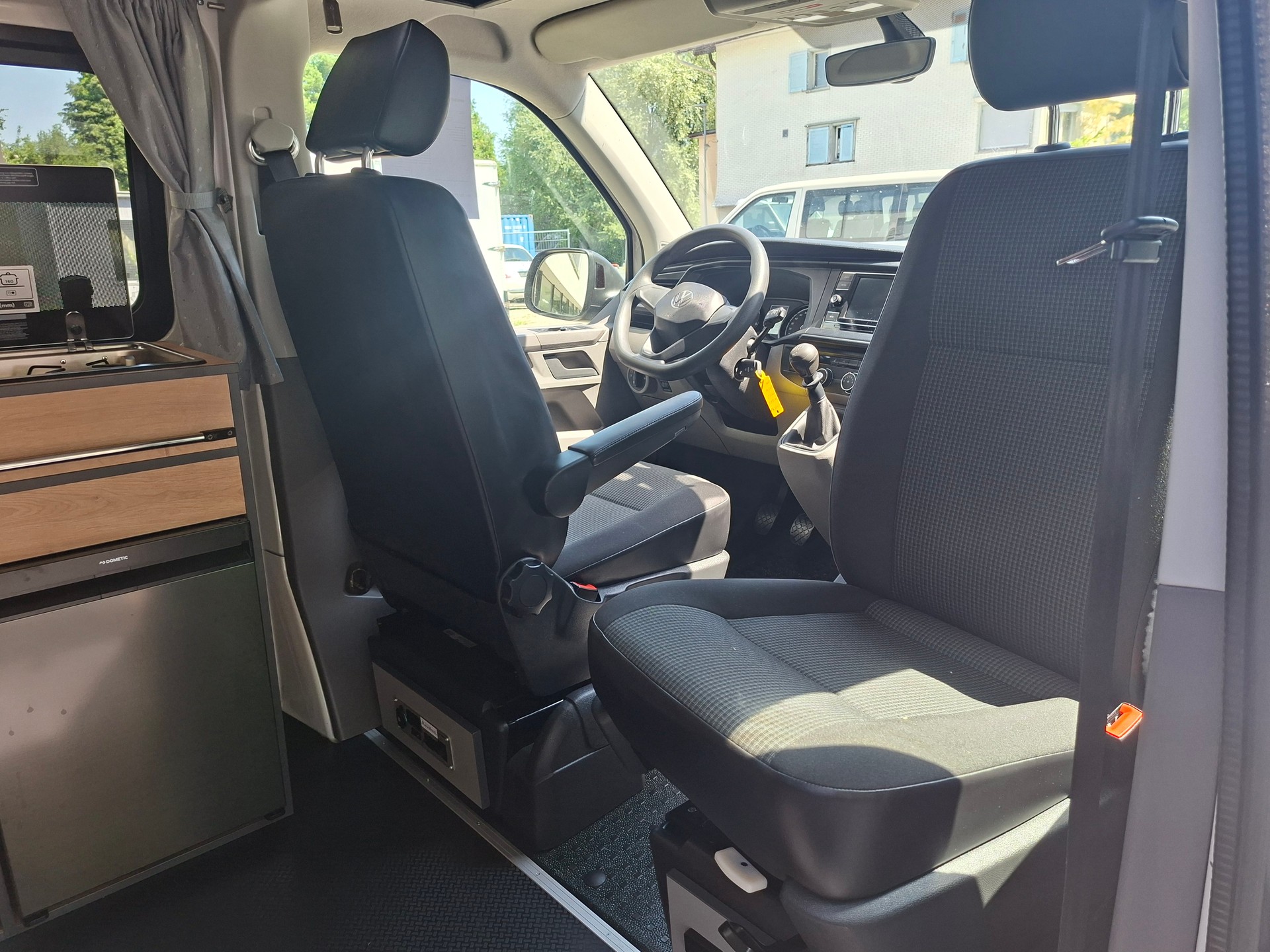 VW VW T6.1 2.0 TDI MareMonti COMFORT Camper 5Sitze-image-8