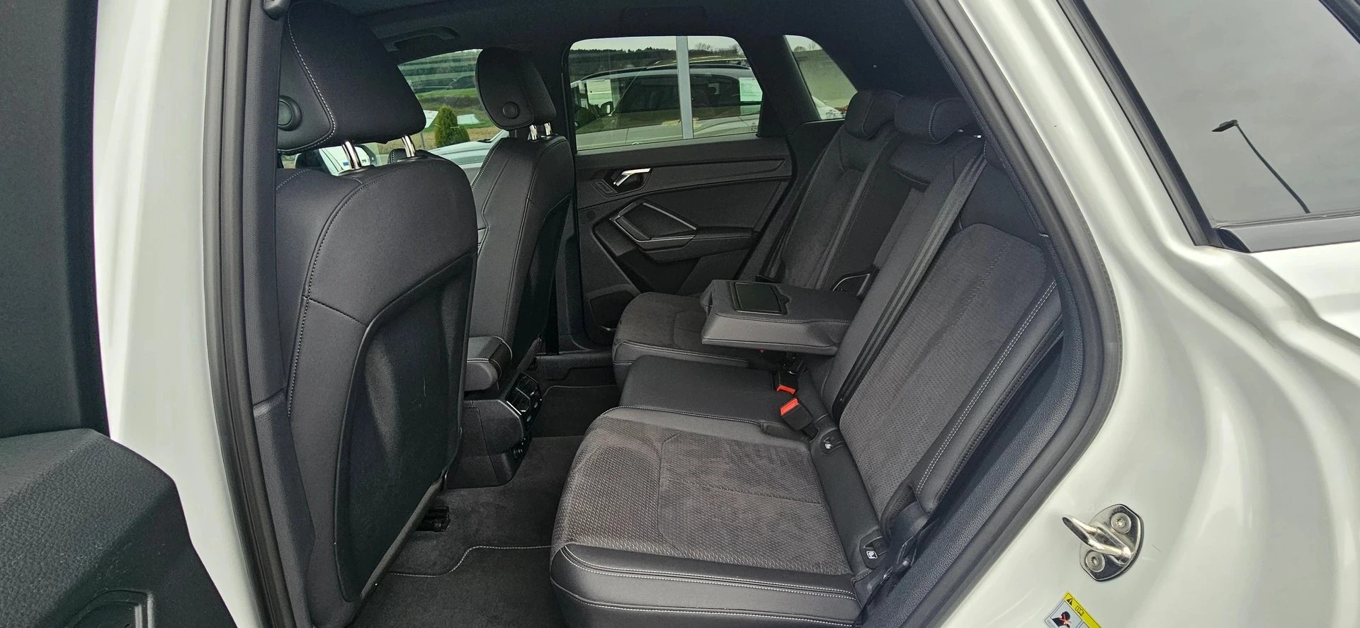 AUDI Q3 Sportback 35 TFSI S line Attraction S-tronic-image-13