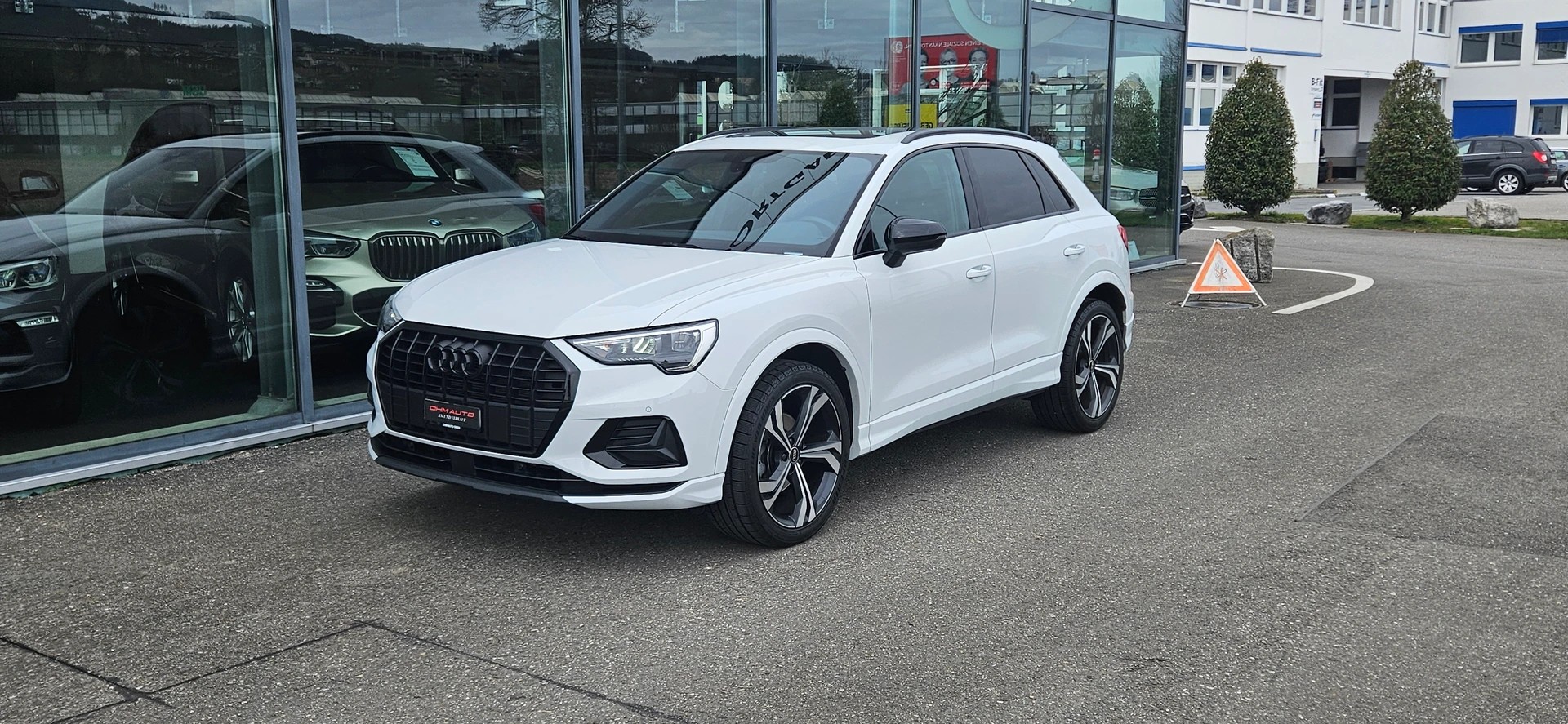 AUDI Q3 Sportback 35 TFSI S line Attraction S-tronic-image-2