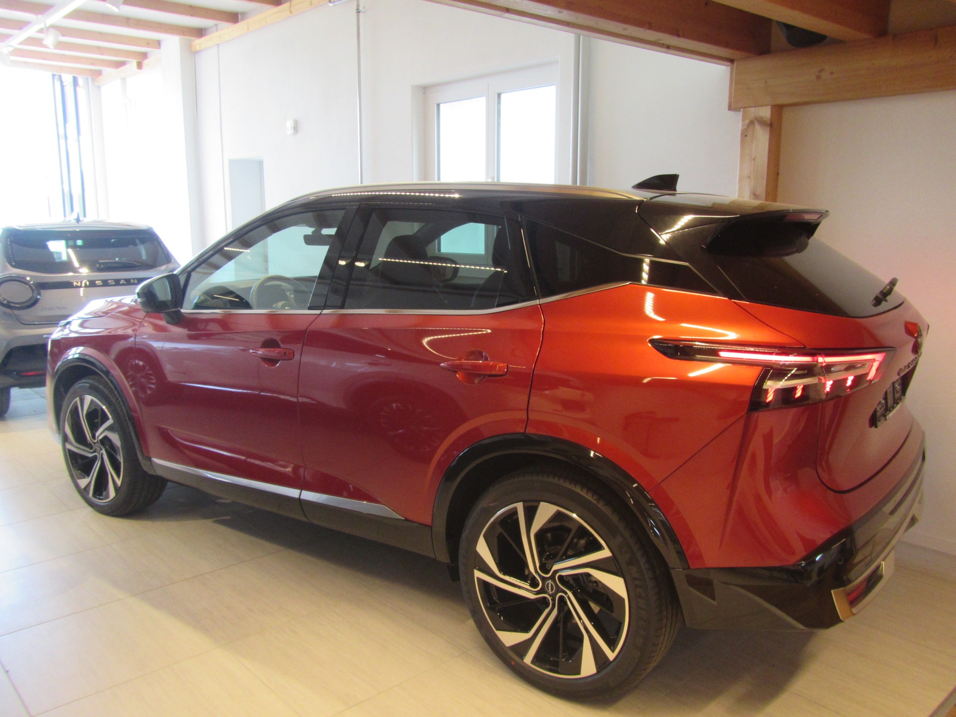NISSAN QASHQAI-image-1