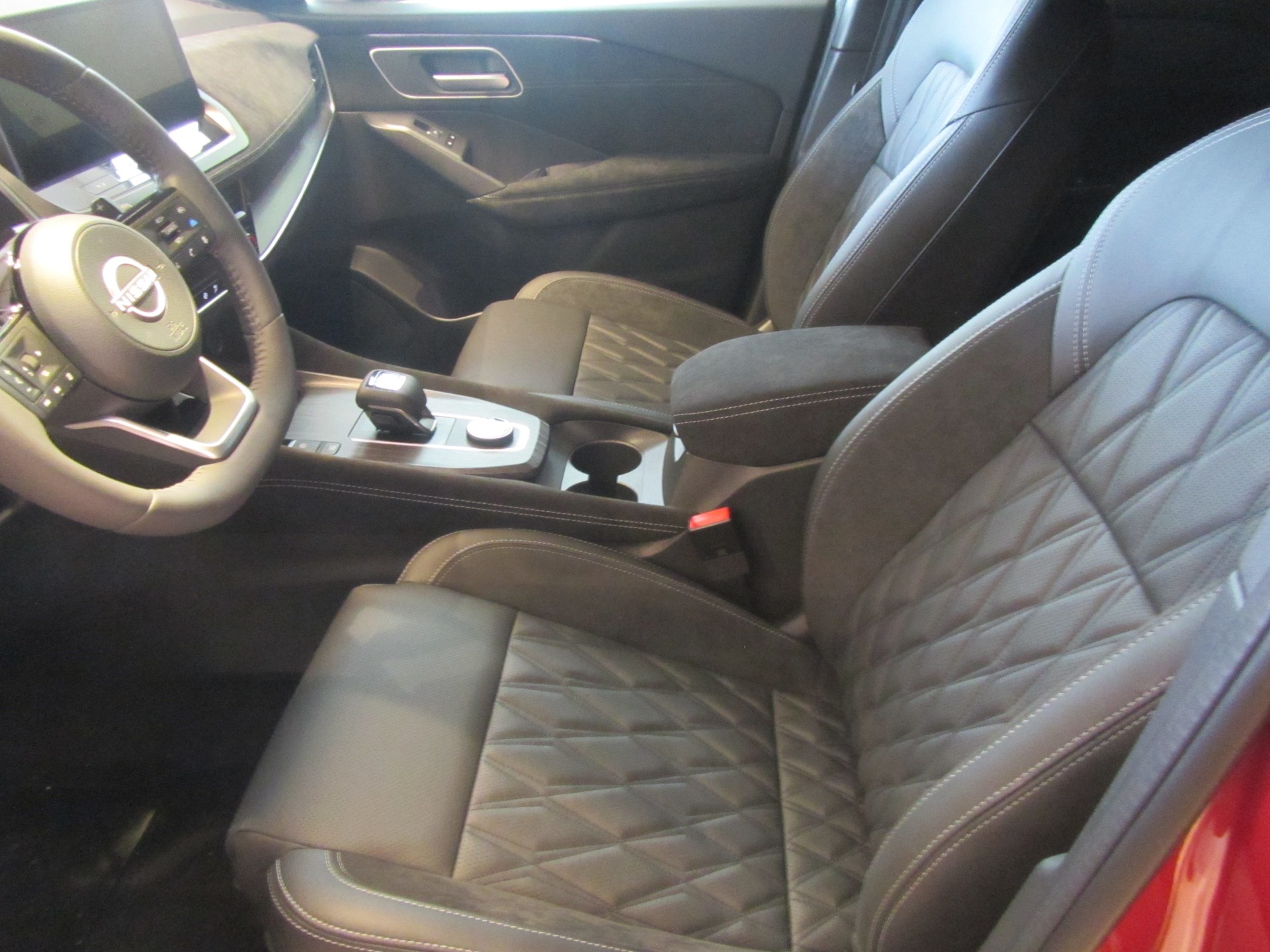 NISSAN QASHQAI-image-3
