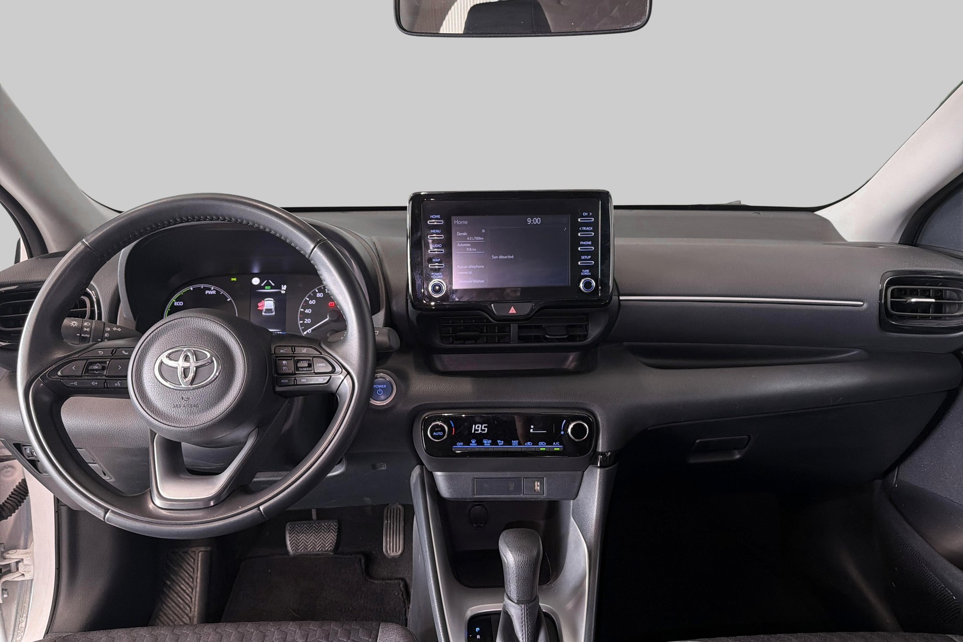 TOYOTA Yaris 1.5 Comfort e-CVT-image-16