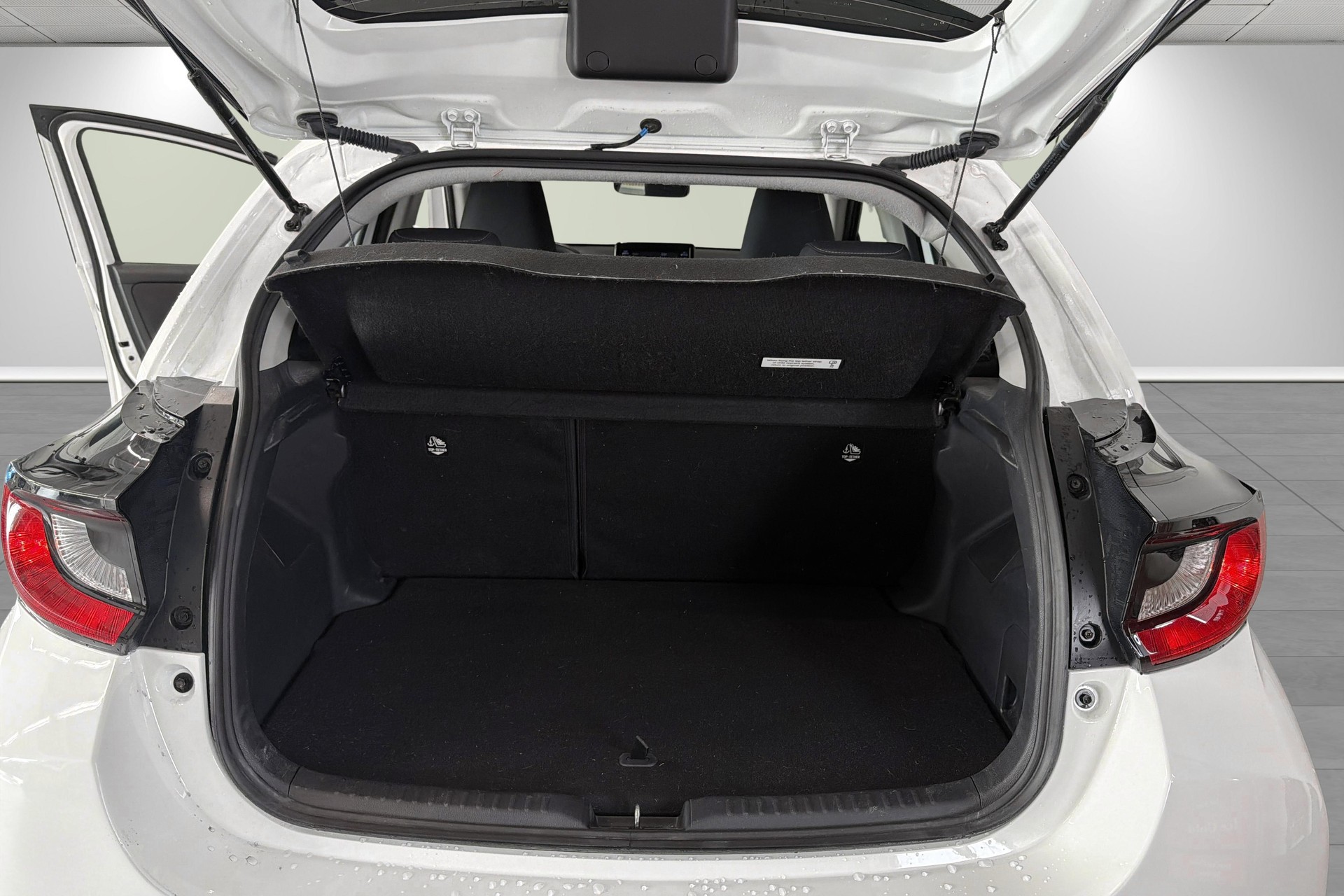 TOYOTA Yaris 1.5 Comfort e-CVT-image-17