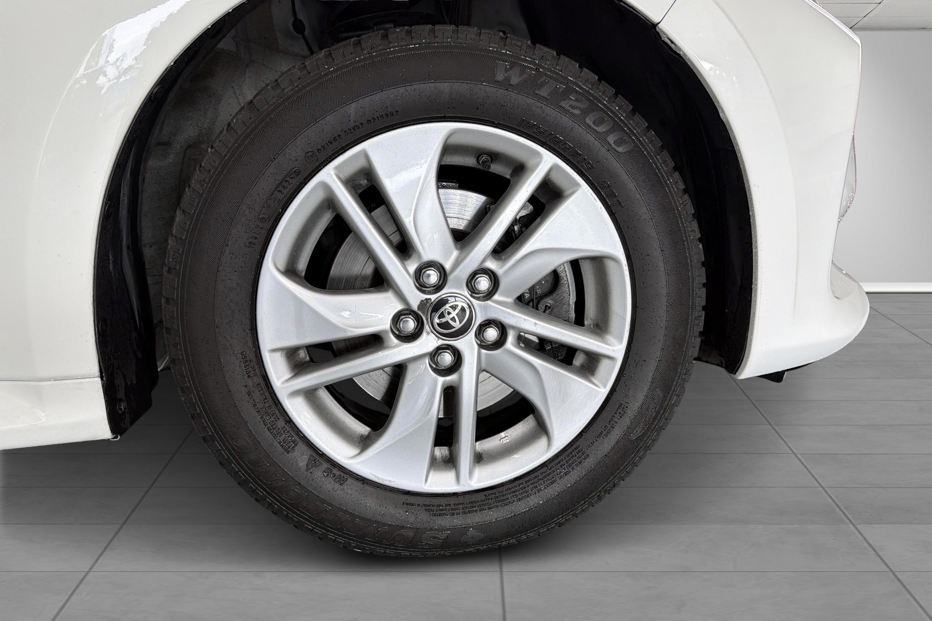 TOYOTA Yaris 1.5 Comfort e-CVT-showroom-element-3