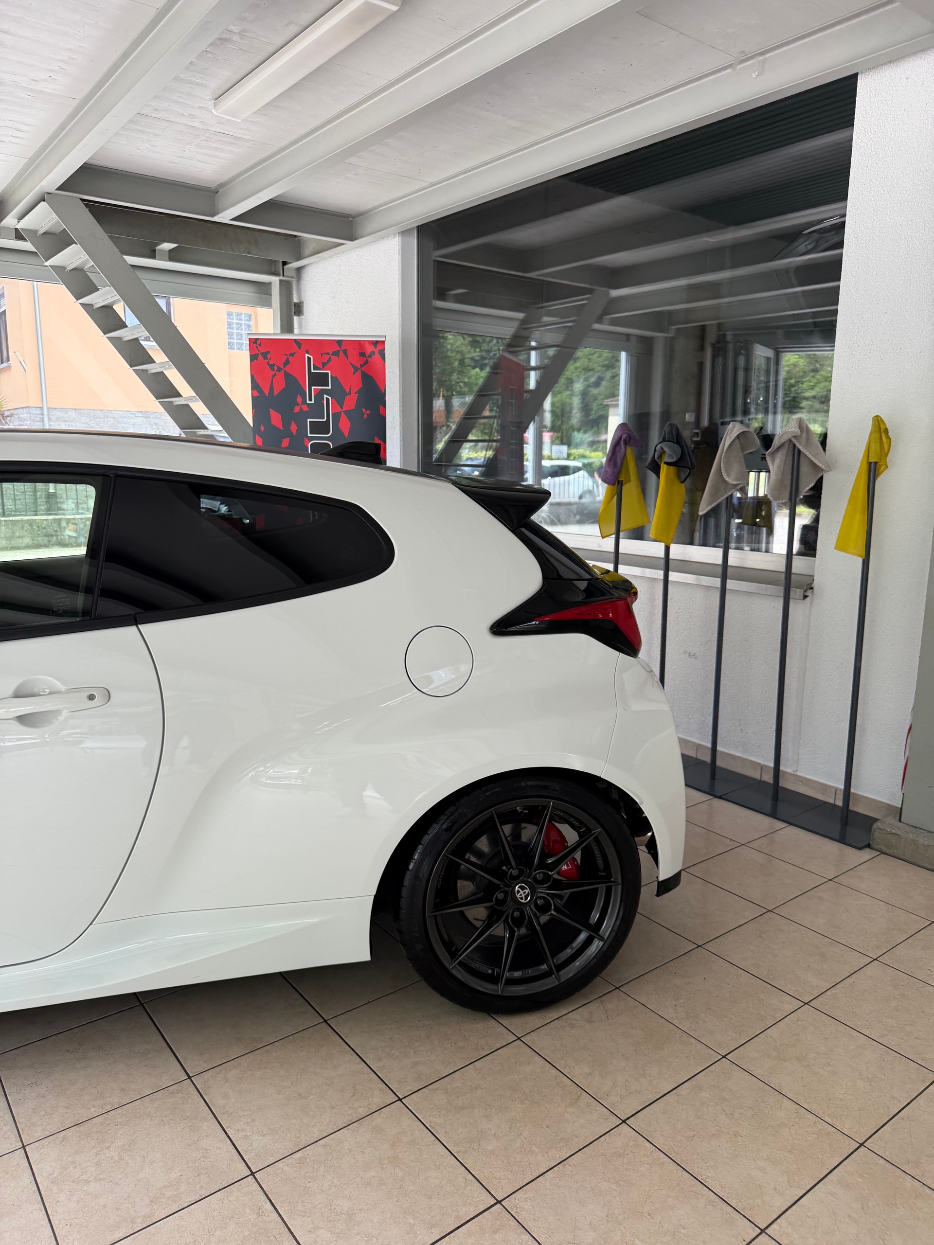 TOYOTA Yaris 1.6 GR Sport-image-3