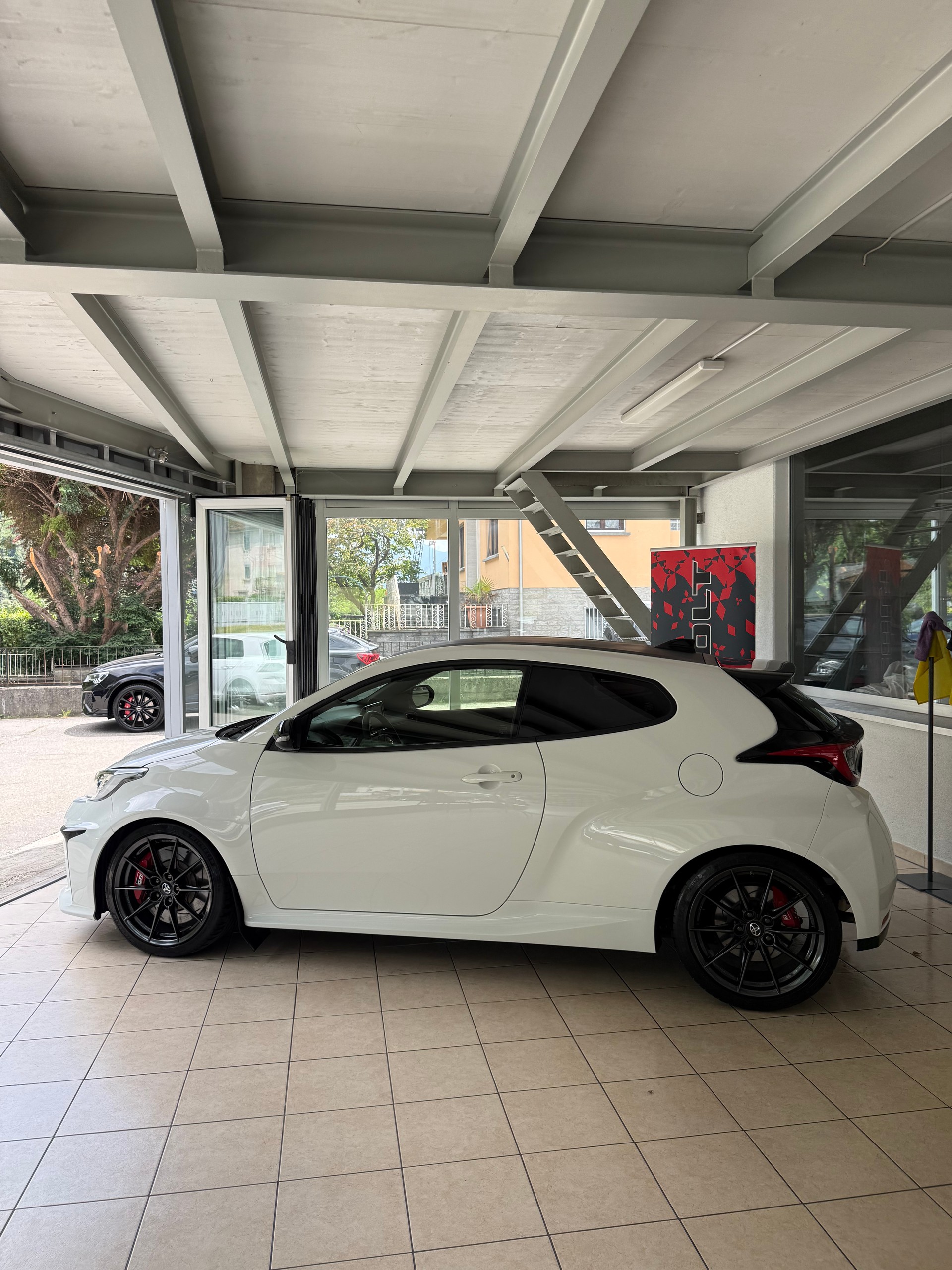 TOYOTA Yaris 1.6 GR Sport-image-2