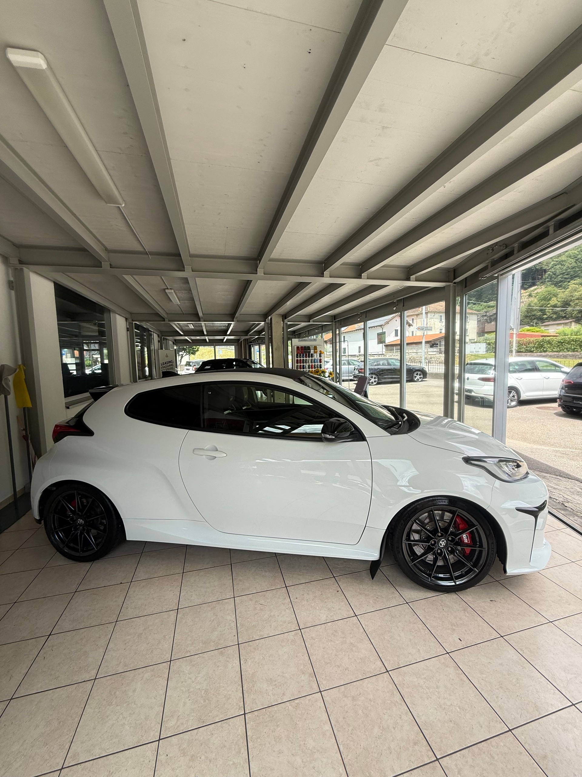 TOYOTA Yaris 1.6 GR Sport-image-5