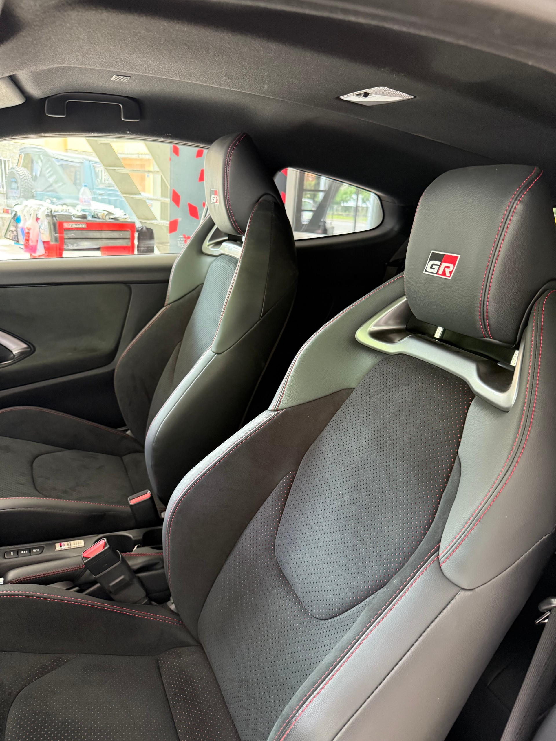 TOYOTA Yaris 1.6 GR Sport-image-9