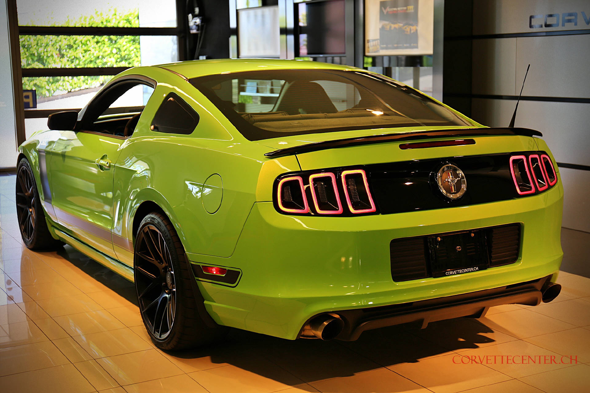 FORD Mustang 302 BOSS Coupé 5.0 V8-image-4