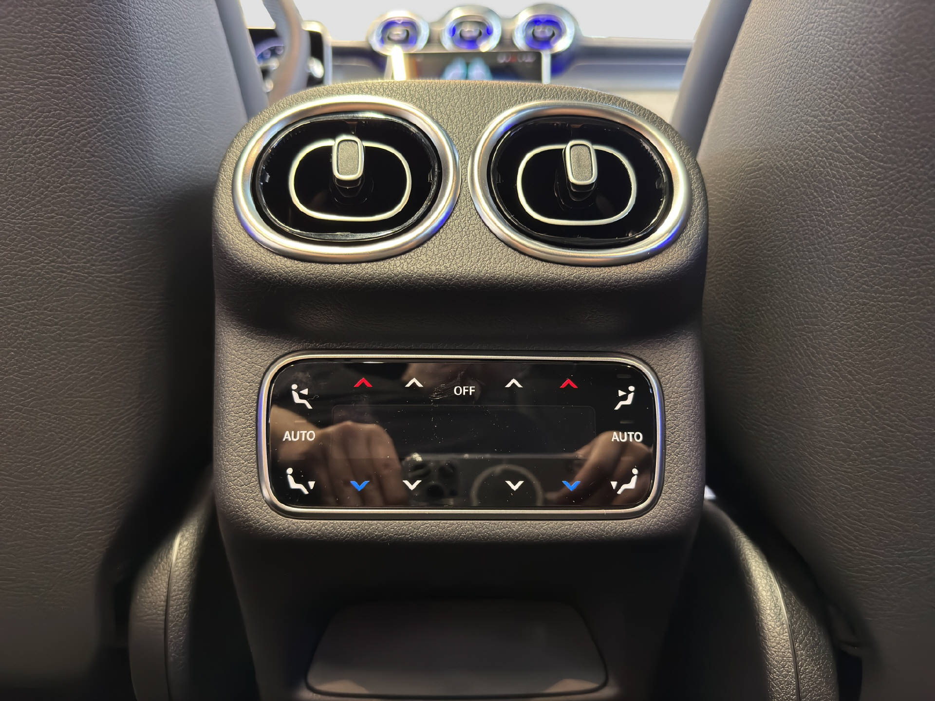 MERCEDES-BENZ GLC 300 AMG Line 4MATIC-image-10