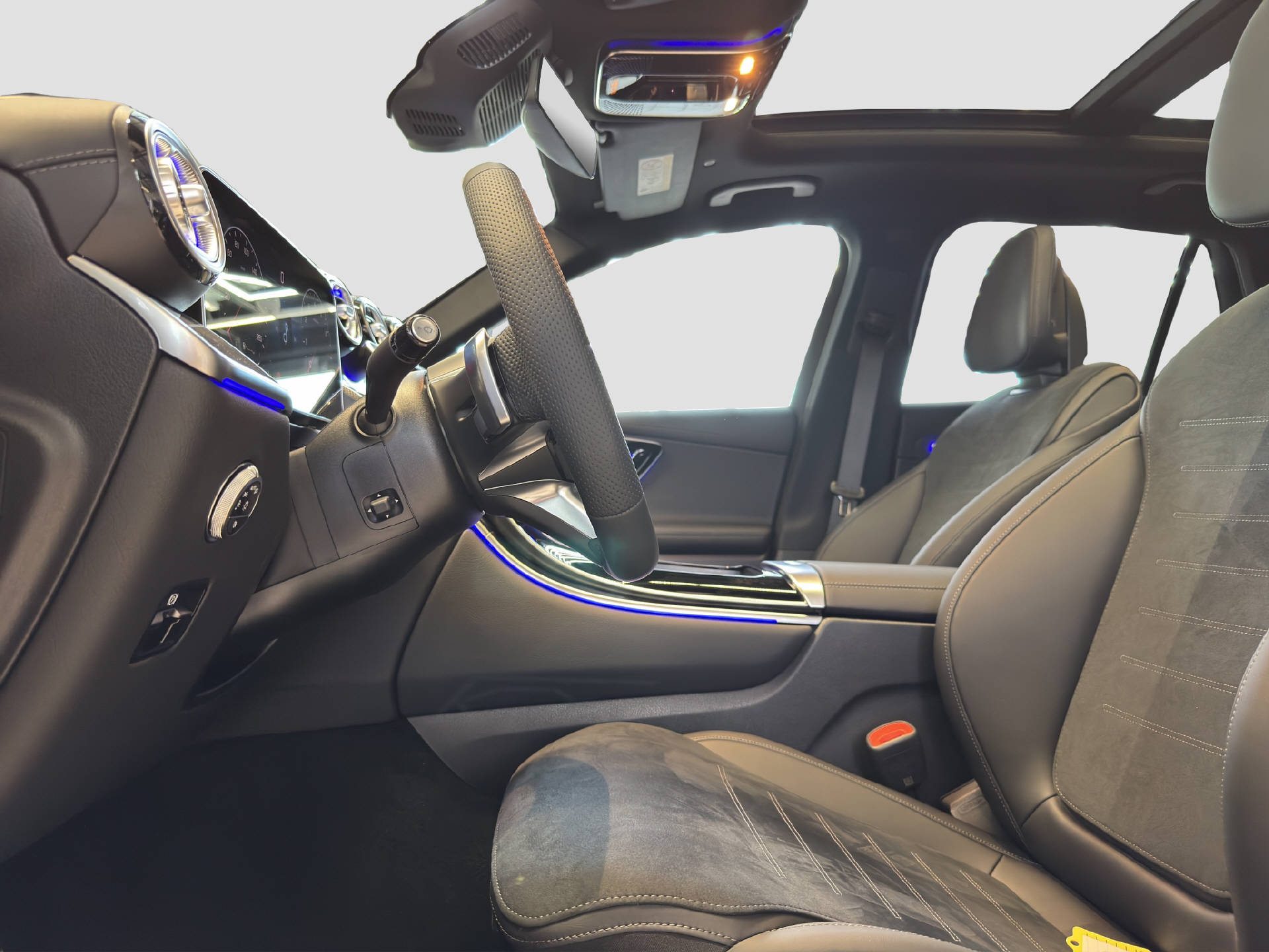 MERCEDES-BENZ GLC 300 AMG Line 4MATIC-image-11