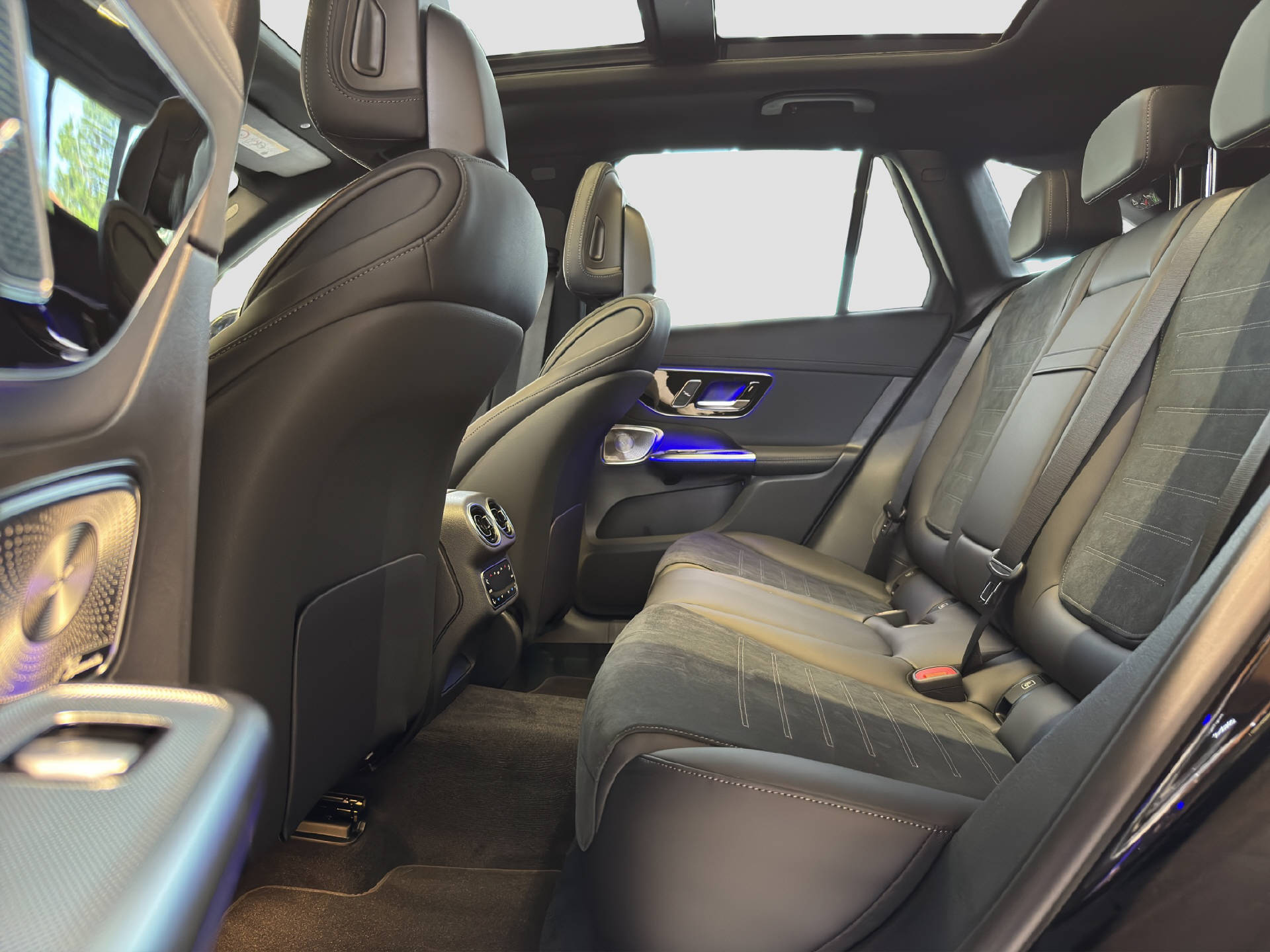 MERCEDES-BENZ GLC 300 AMG Line 4MATIC-image-13
