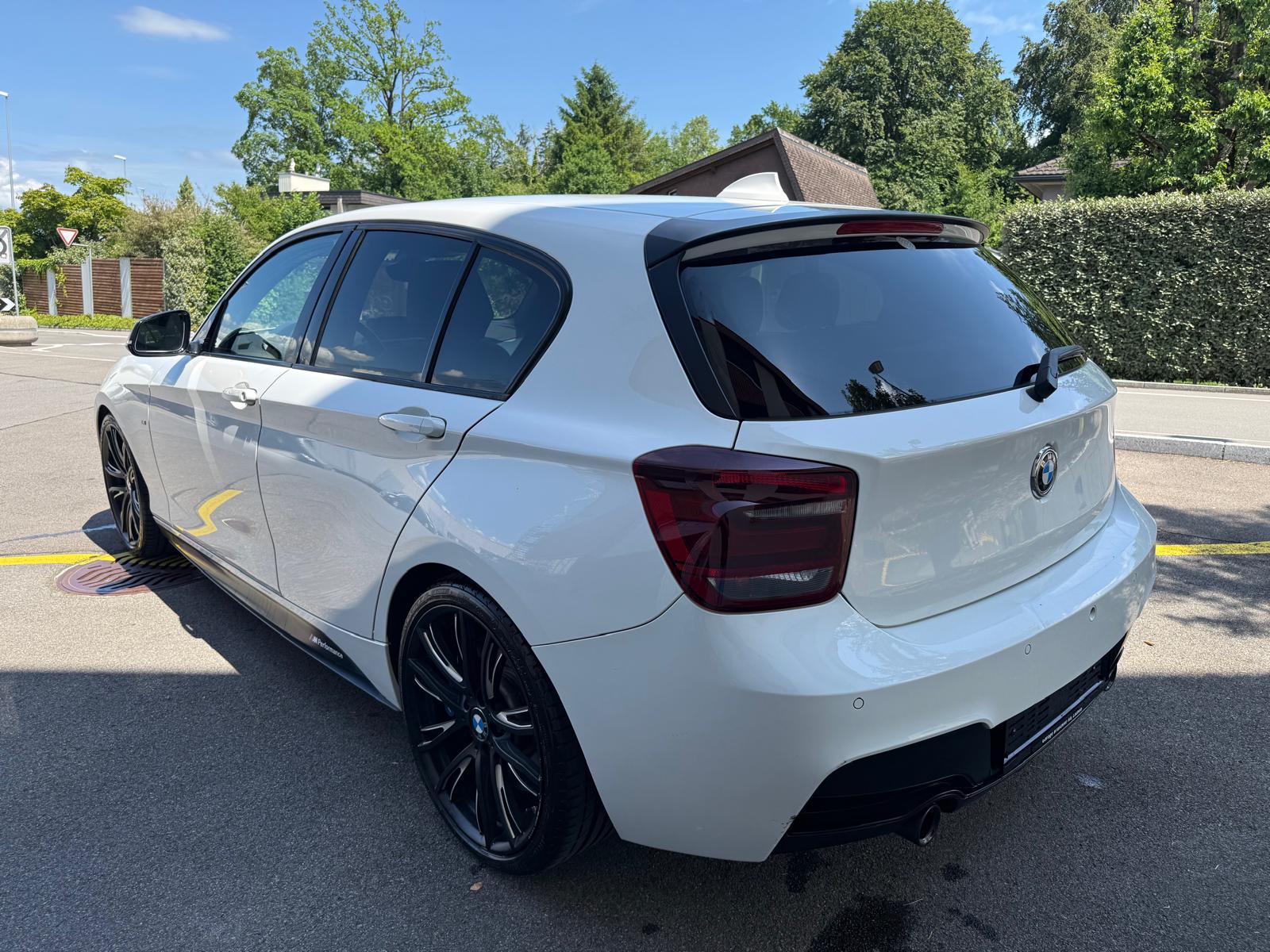 BMW M135i xDrive Steptronic-image-3