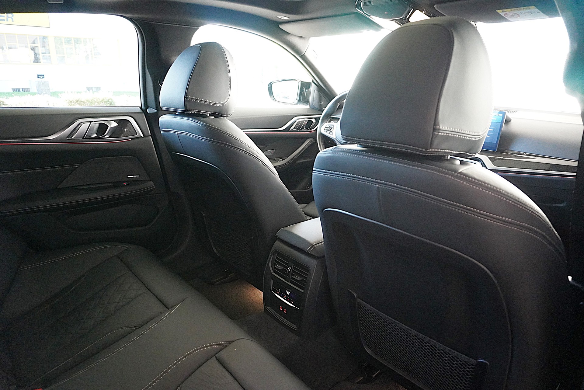 BMW i4 M50 M Sport Pro-image-16