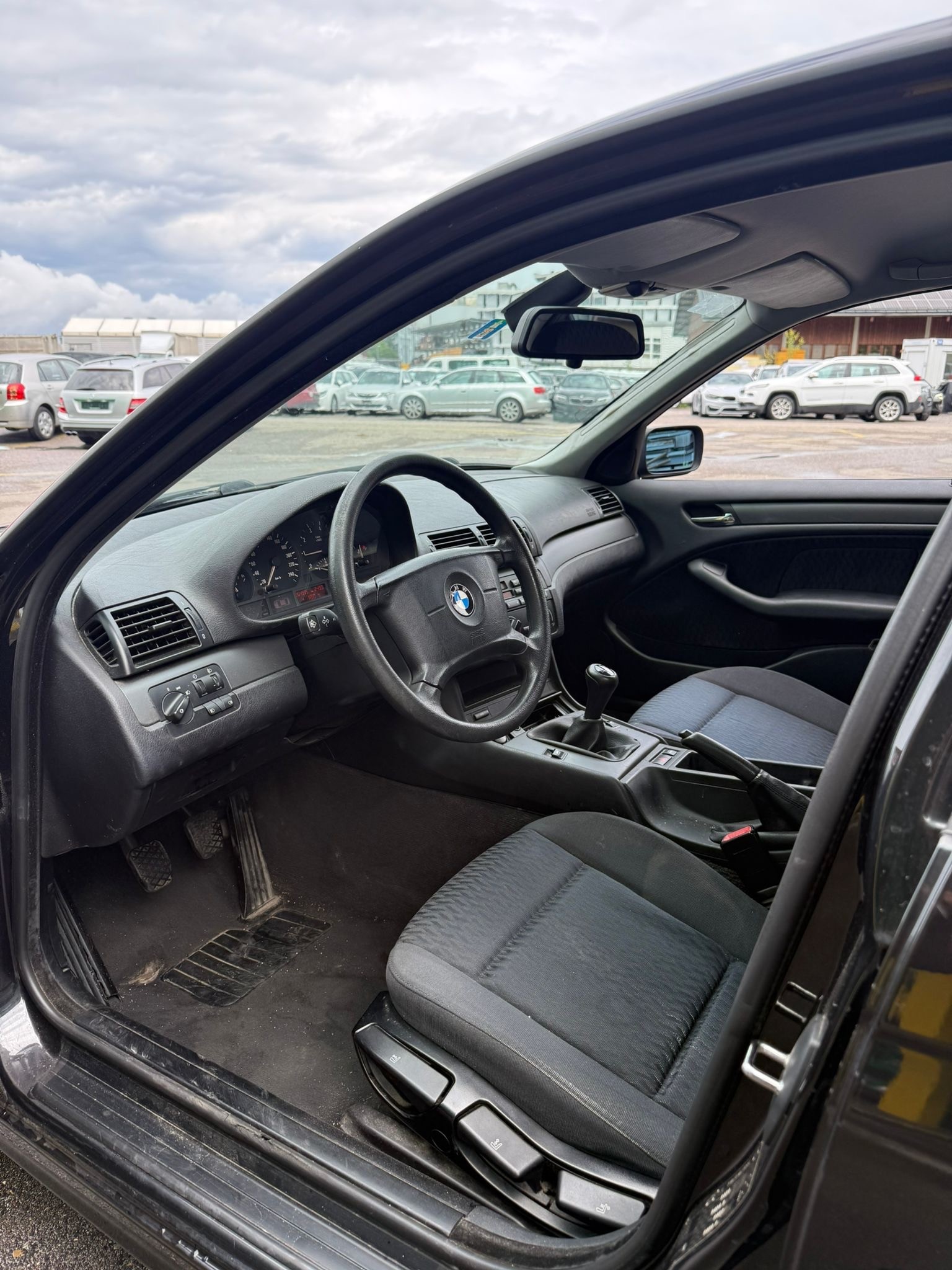 BMW 316i-image-7