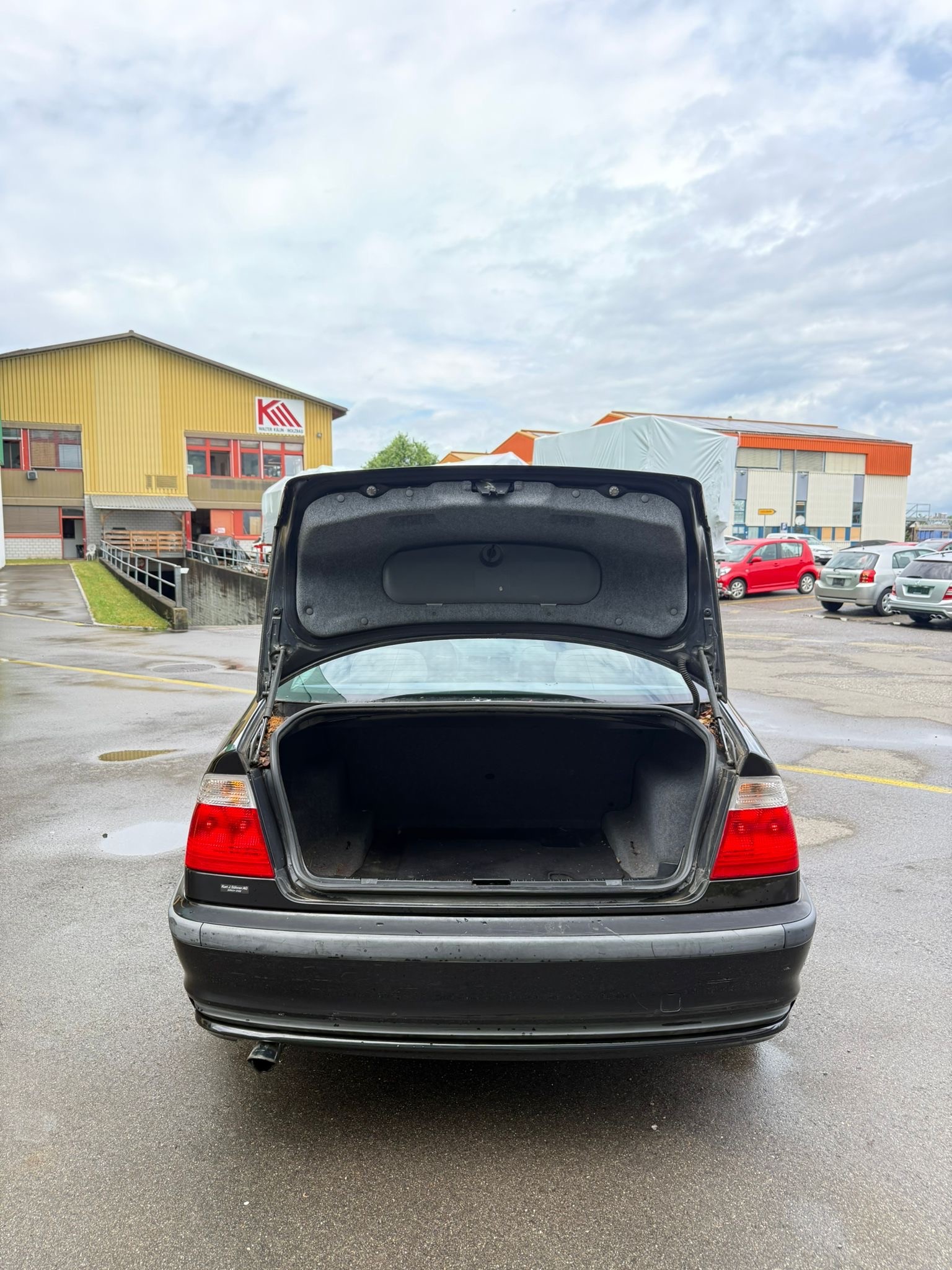 BMW 316i-image-13