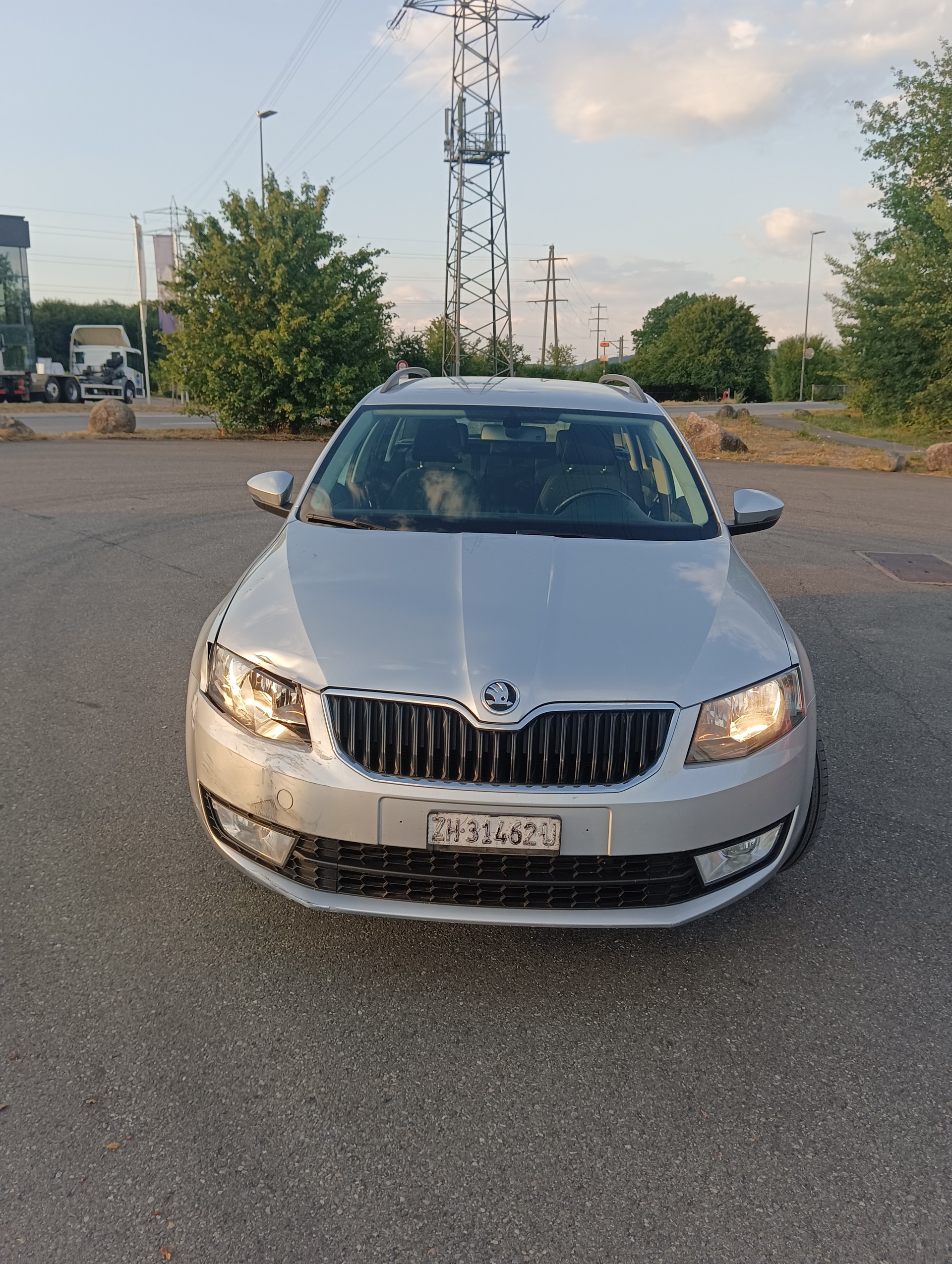 SKODA Octavia Combi 1.6 TDI Ambition DSG-image-0