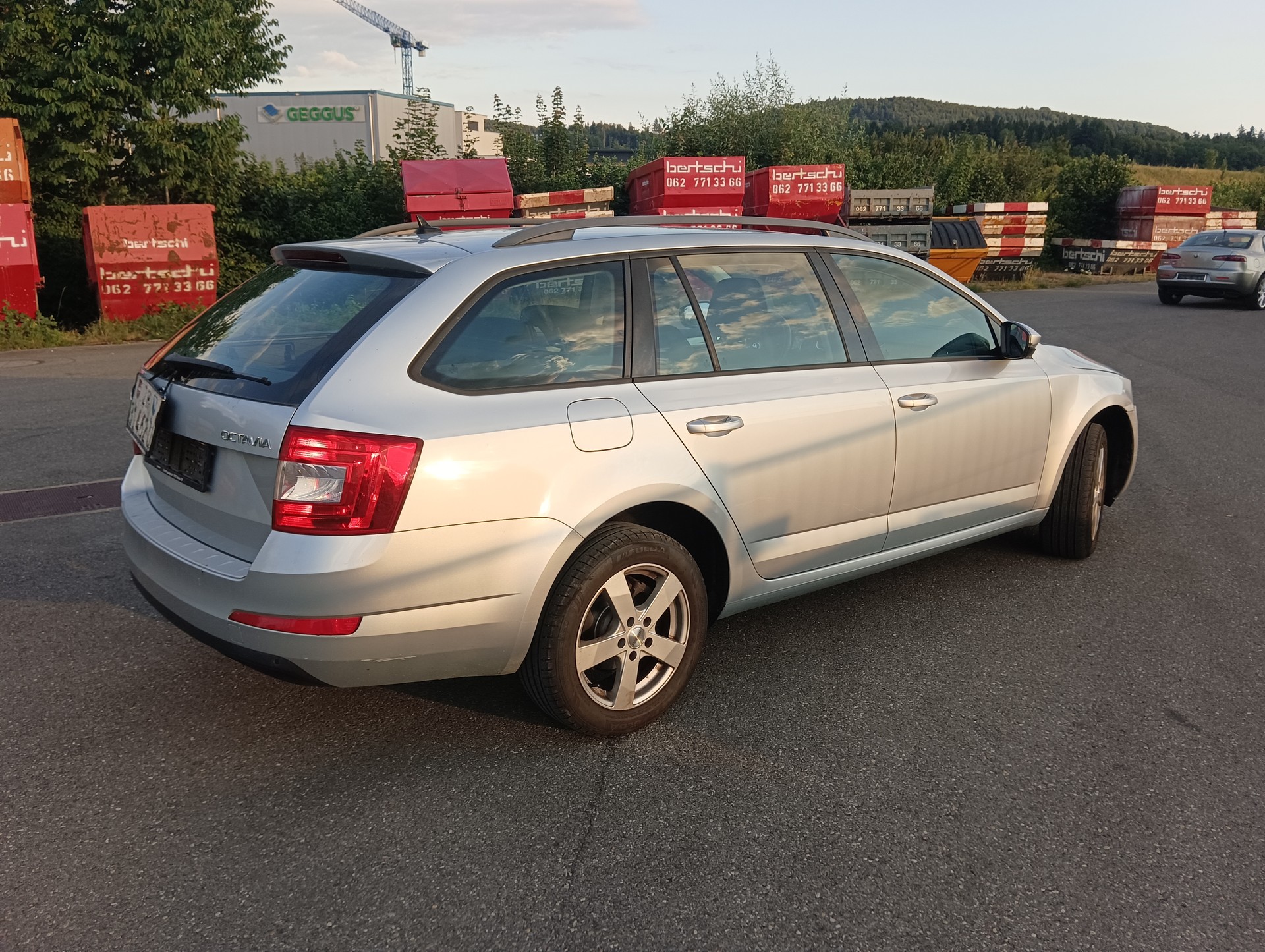 SKODA Octavia Combi 1.6 TDI Ambition DSG-image-2
