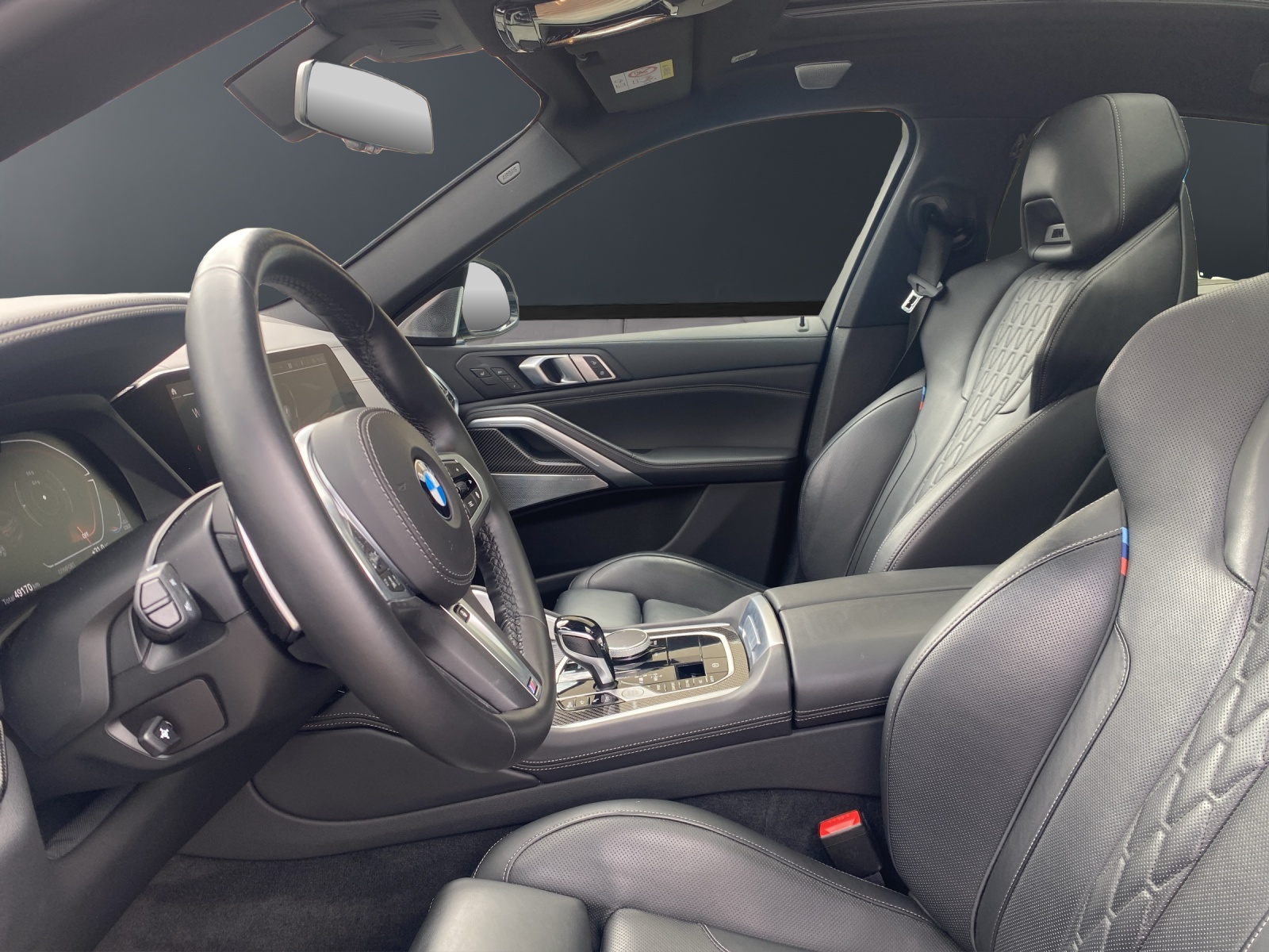 BMW X6 M50i-image-10