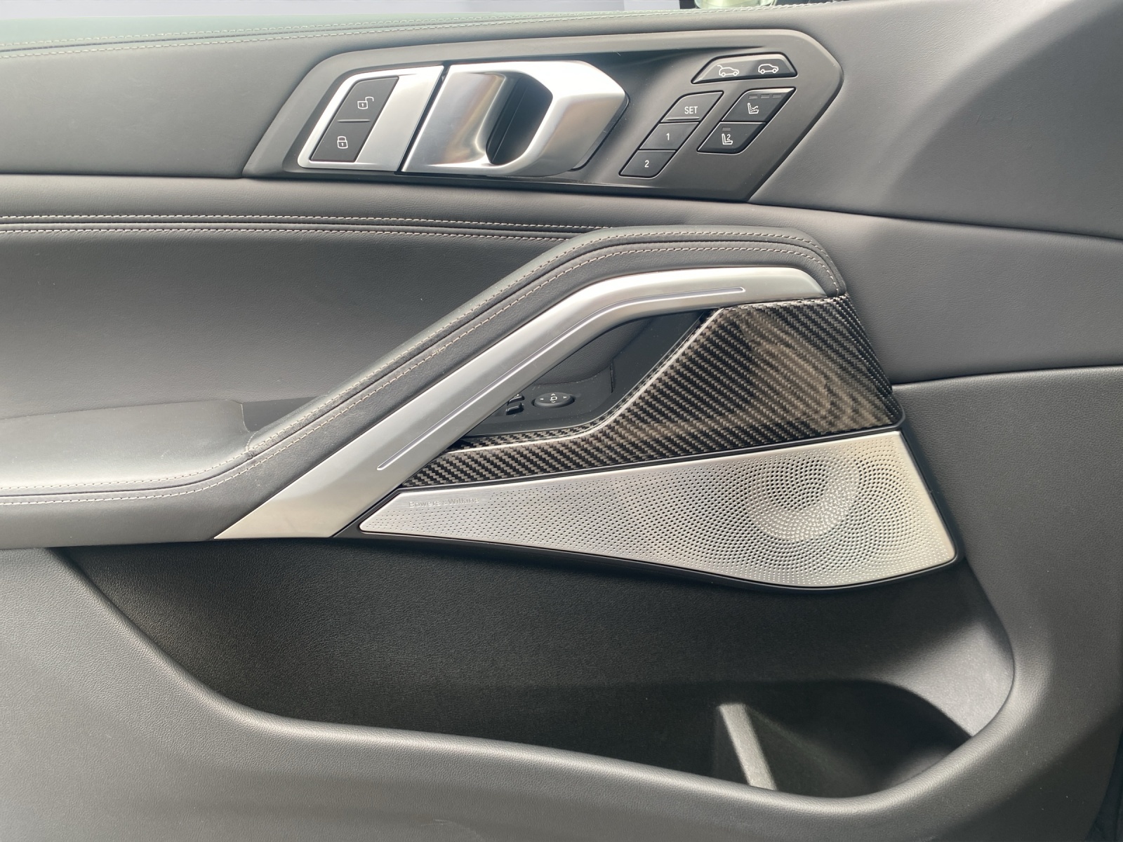 BMW X6 M50i-image-19