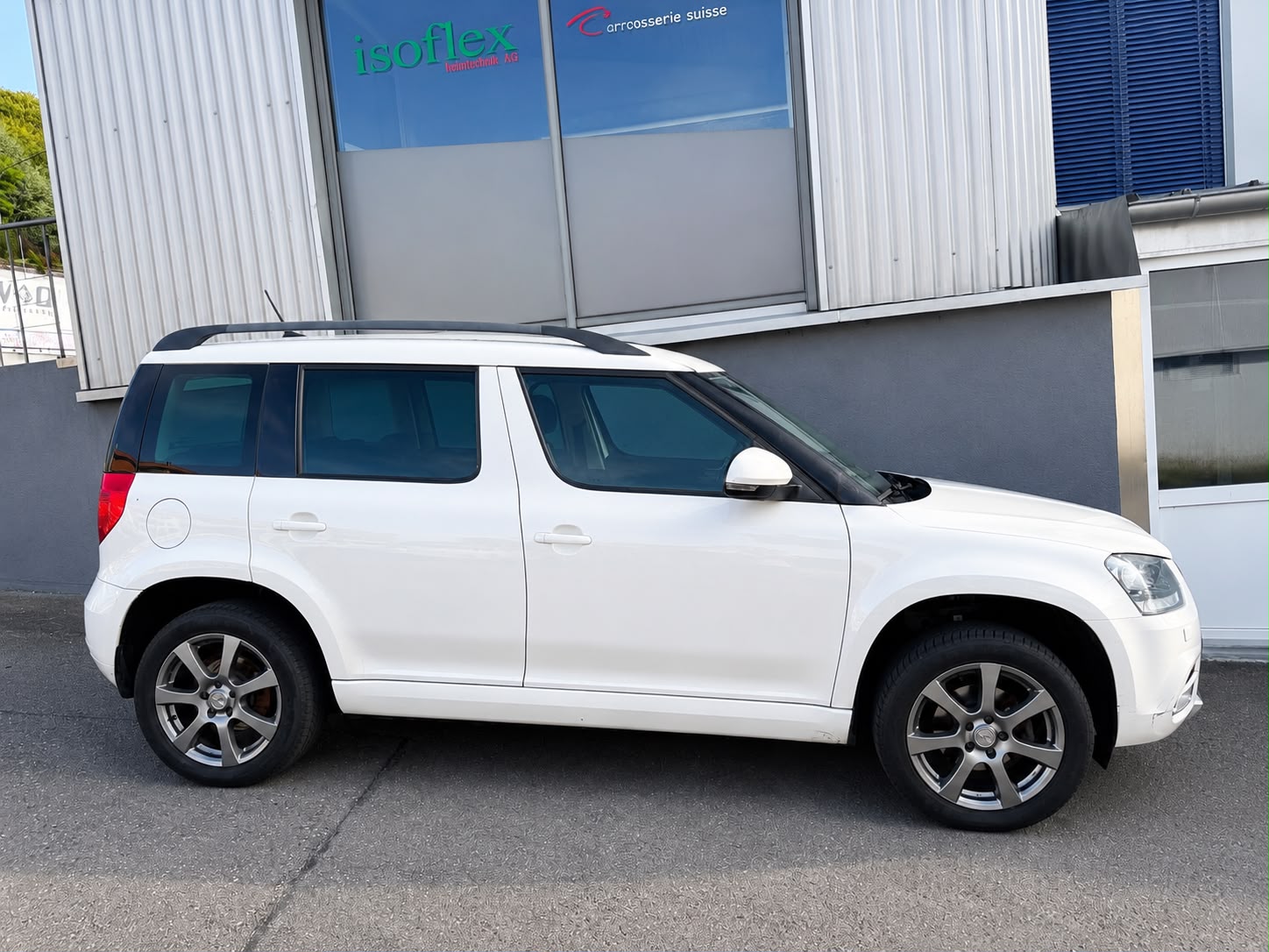 SKODA Yeti 1.4 TSI Active Outdoor 4x4 DSG-image-2
